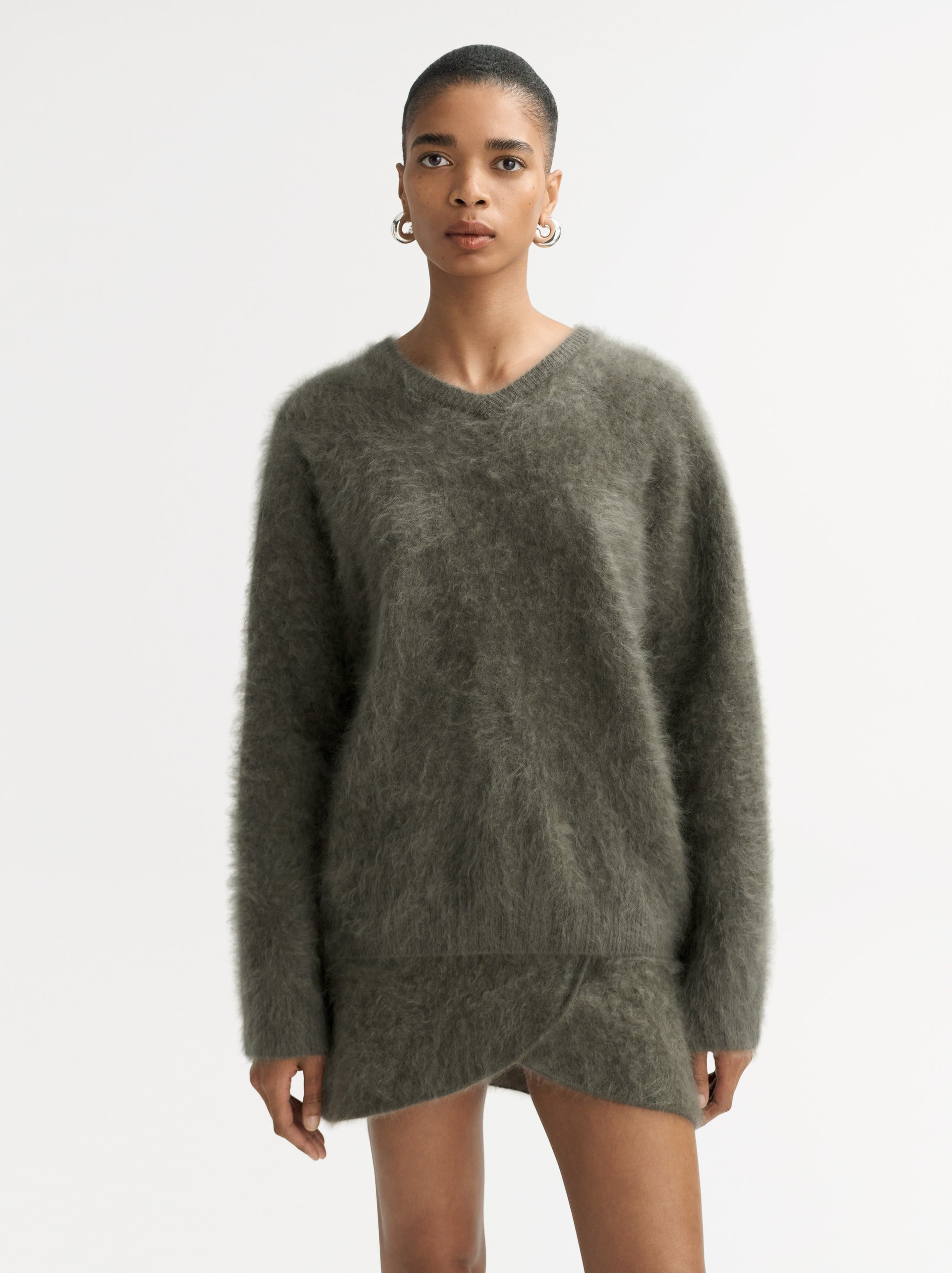 Brushed v-neck Olive 2