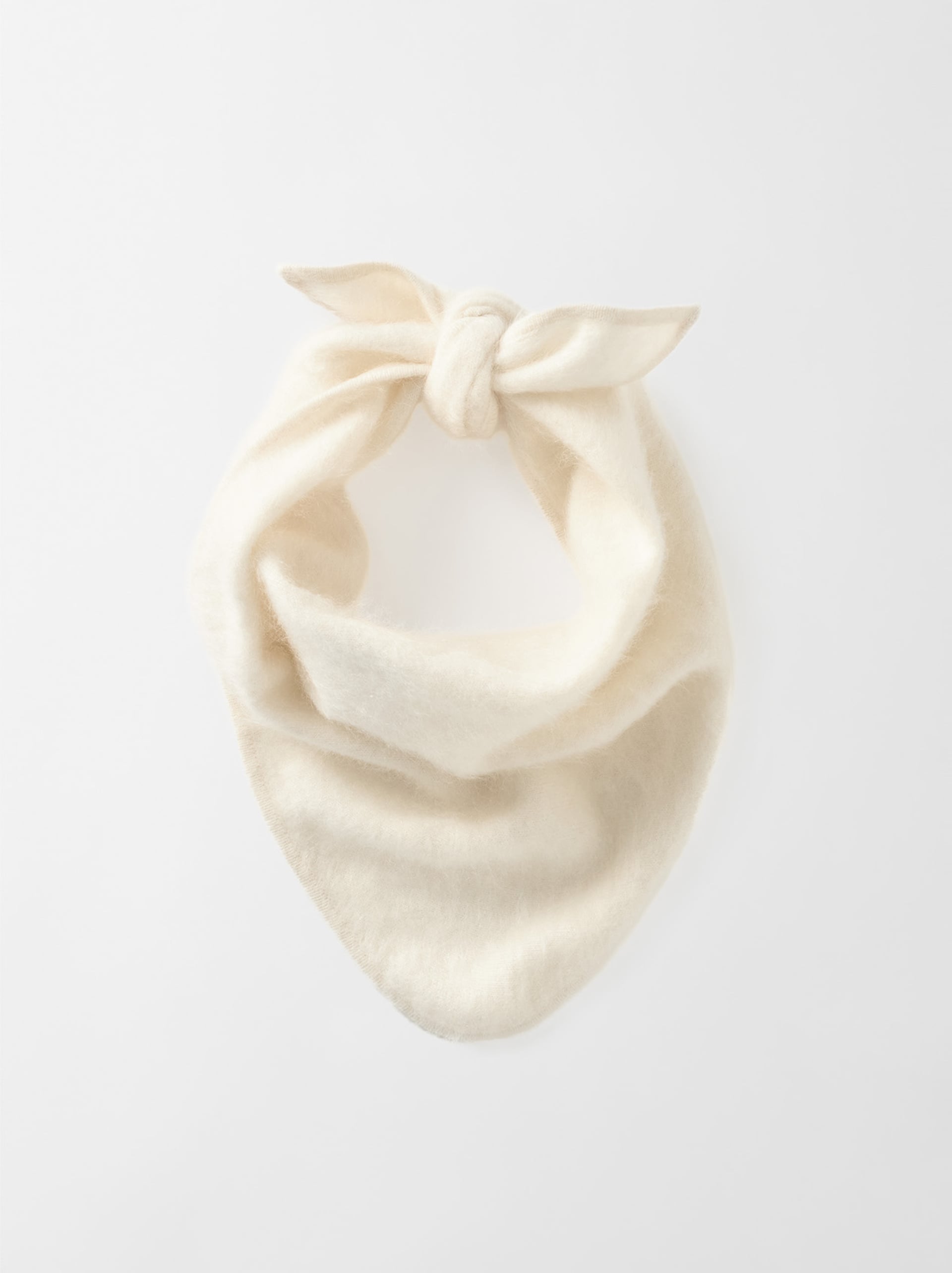 Brushed Triangle scarf Feather White 2