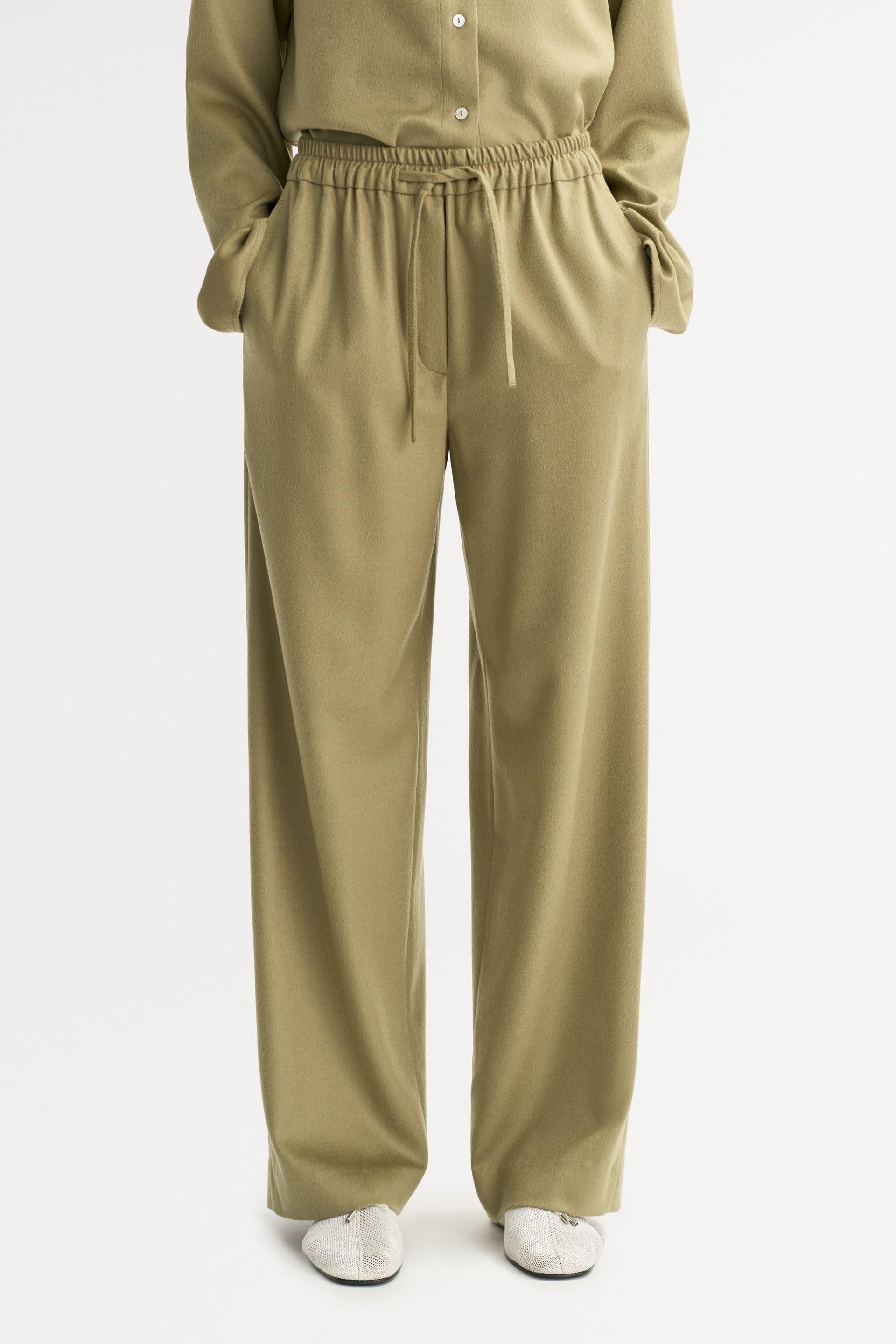Woven pants 3