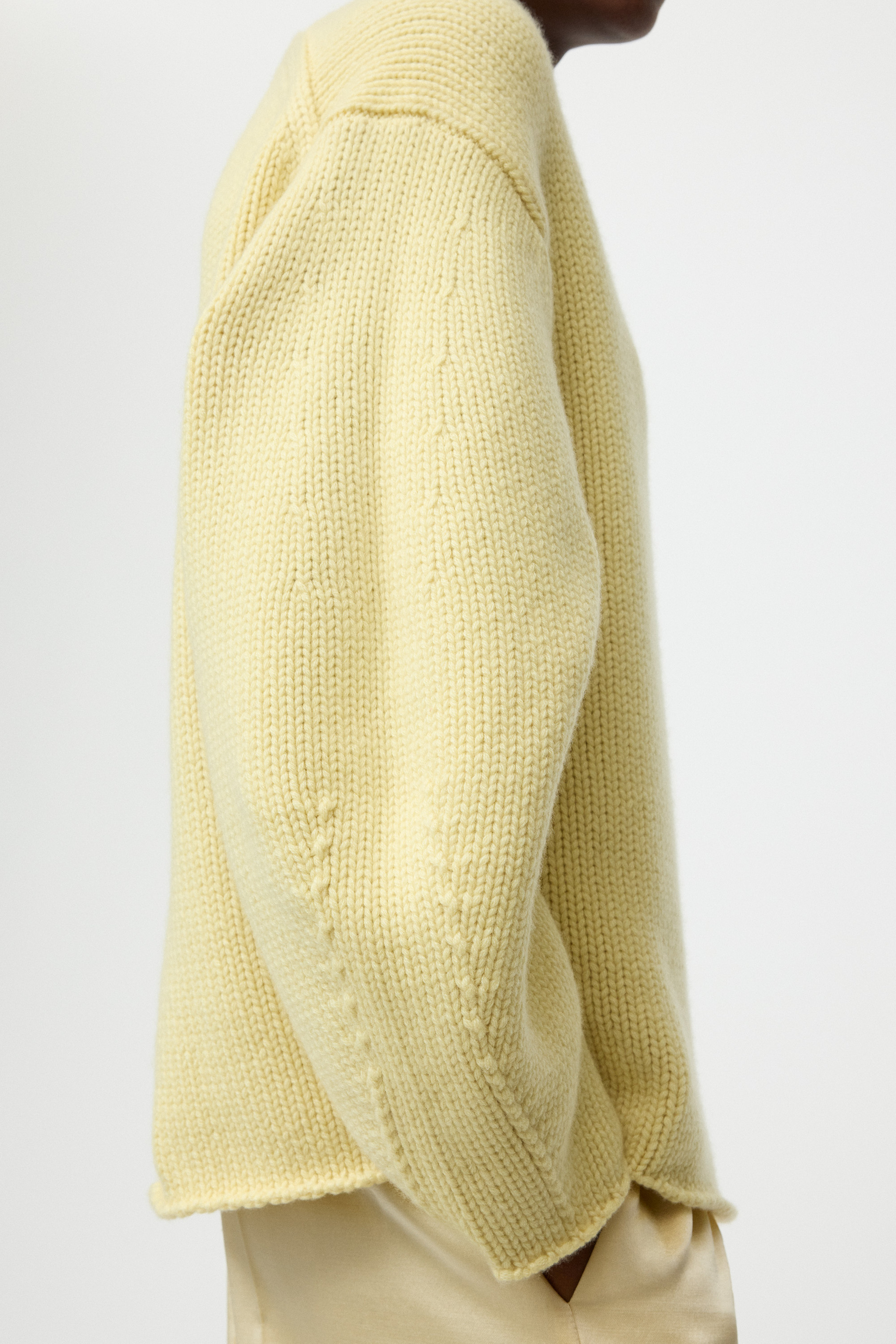 Puff sleeve v-neck 4