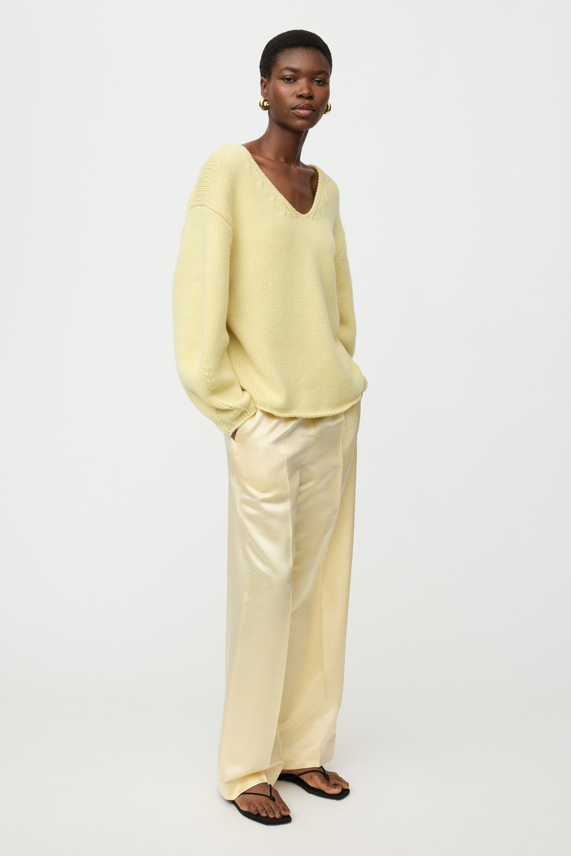 Puff sleeve v-neck Honeydew yellow 2