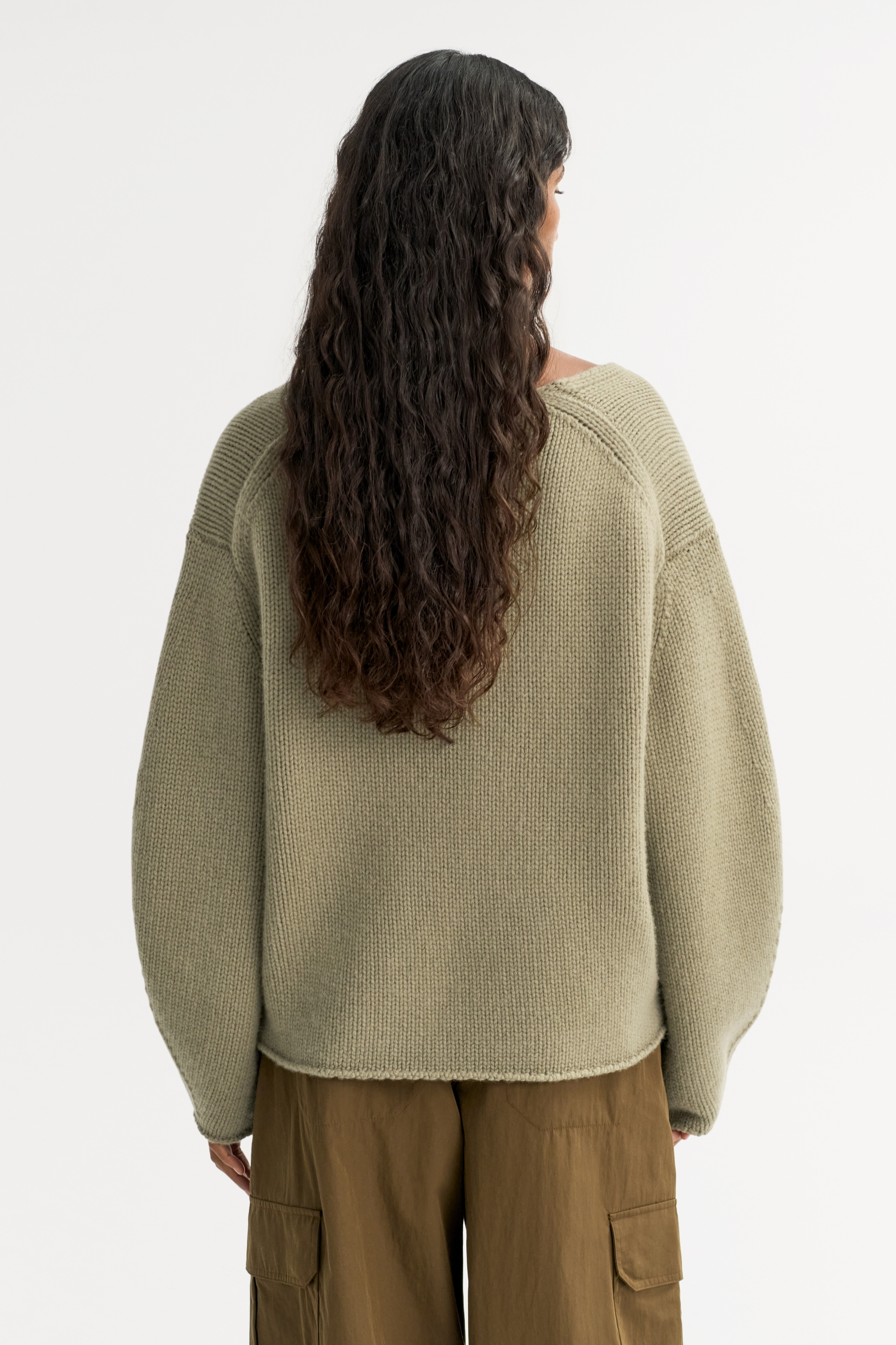 Puff Sleeve V-neck 3