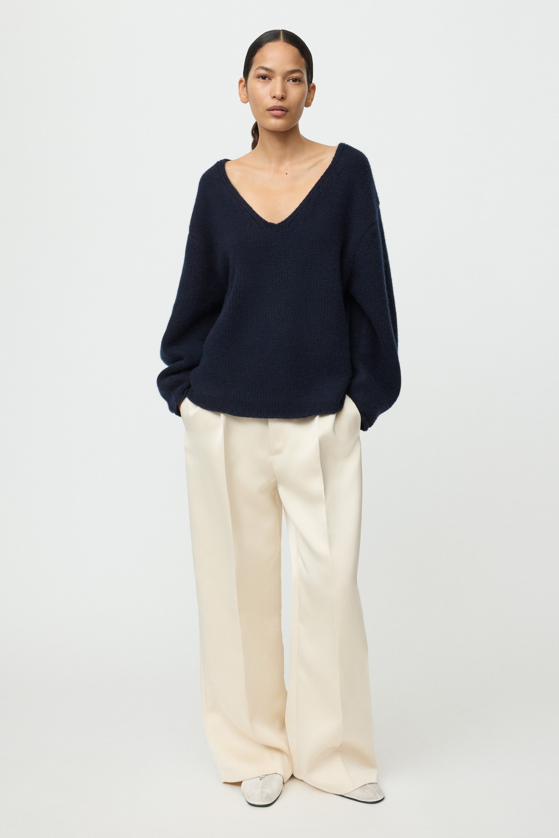 Puff Sleeve V-neck 0