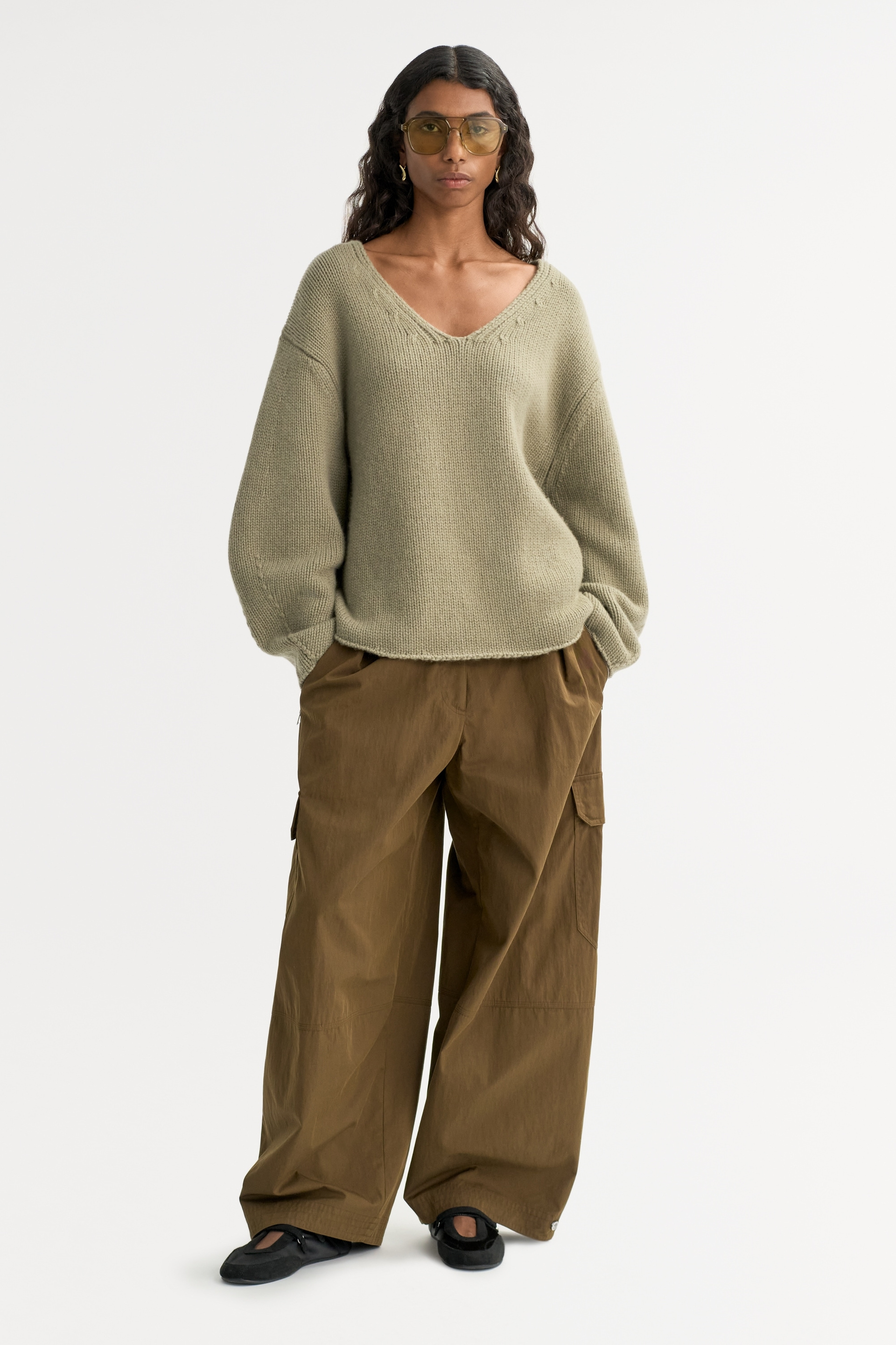 Puff Sleeve V-neck 0