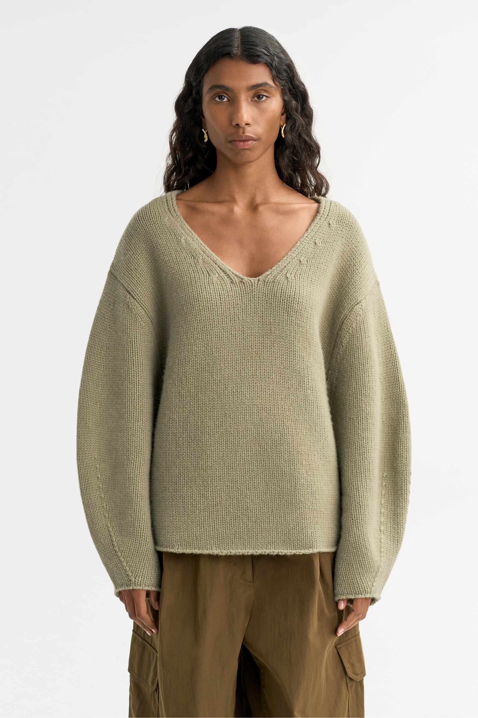 Puff Sleeve V-neck 2