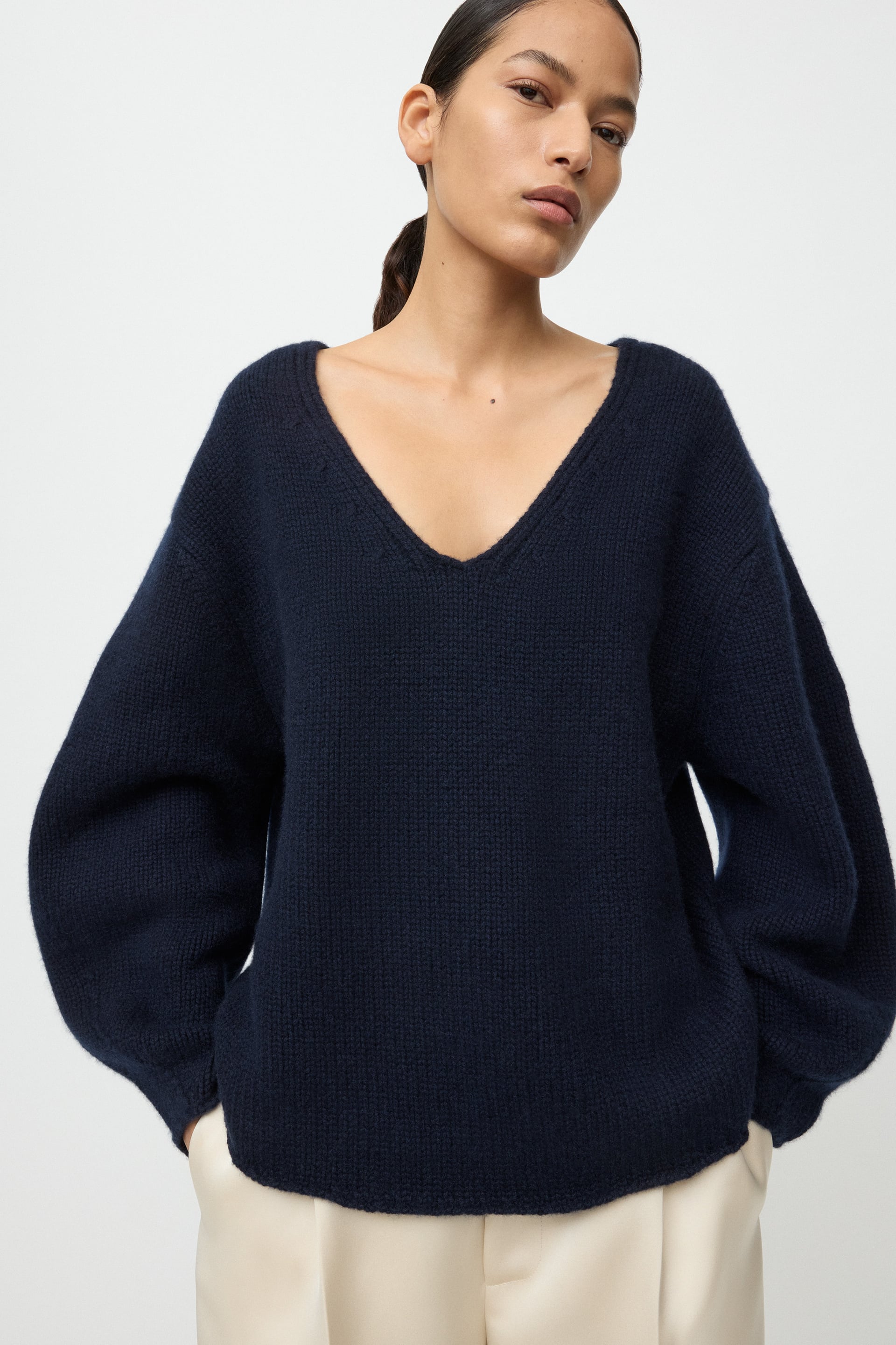 Puff Sleeve V-neck 4