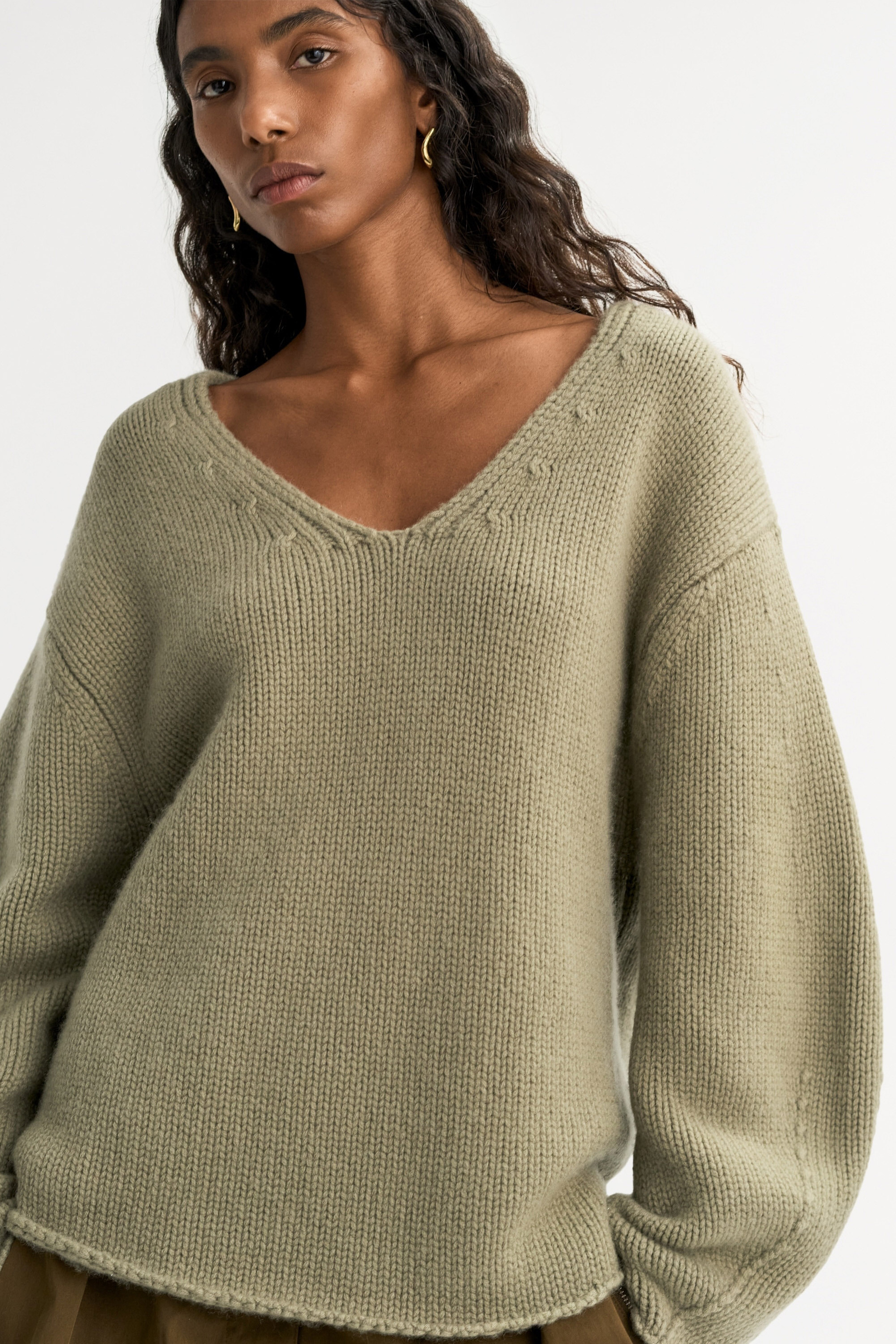 Puff Sleeve V-neck 4