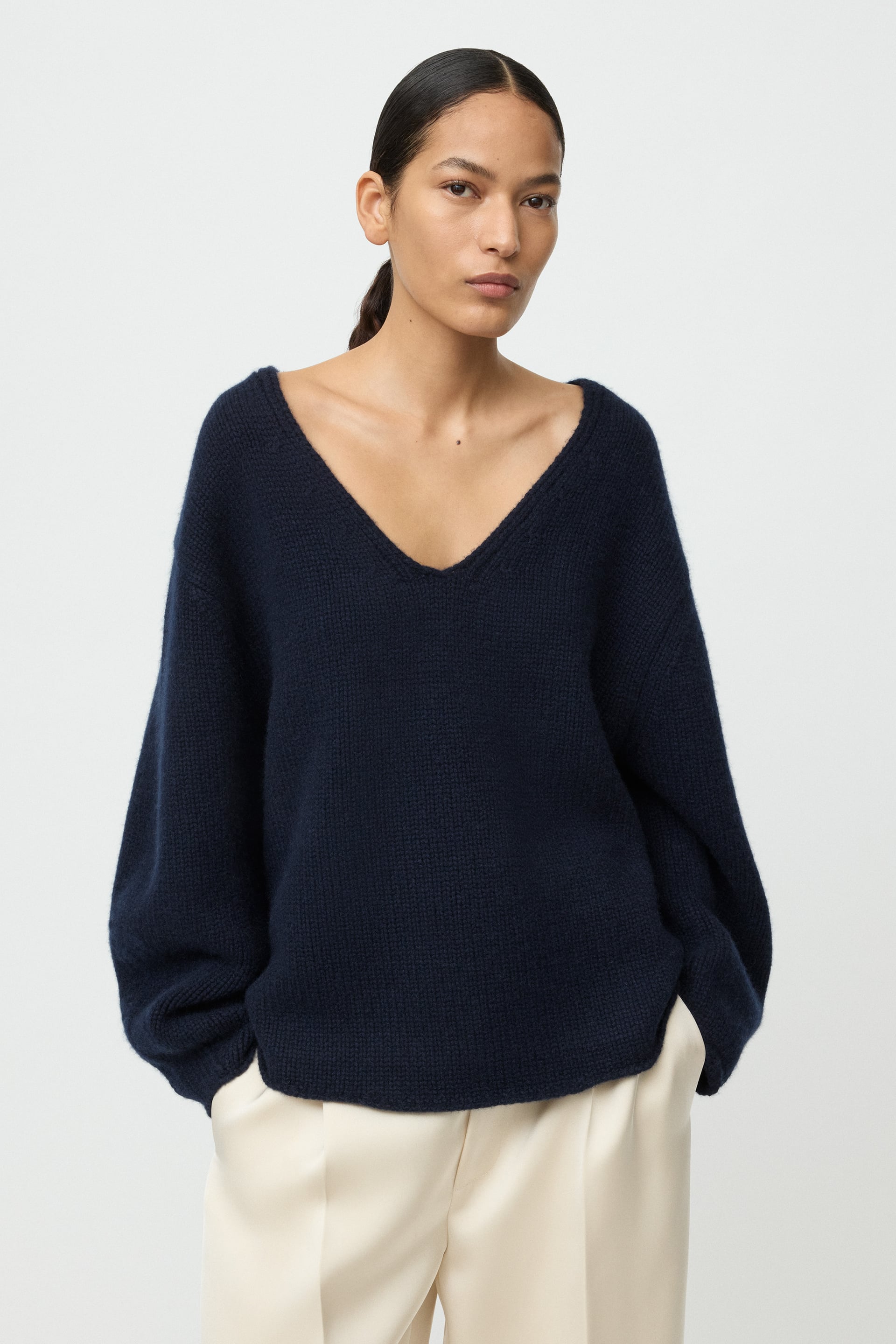 Puff Sleeve V-neck 2