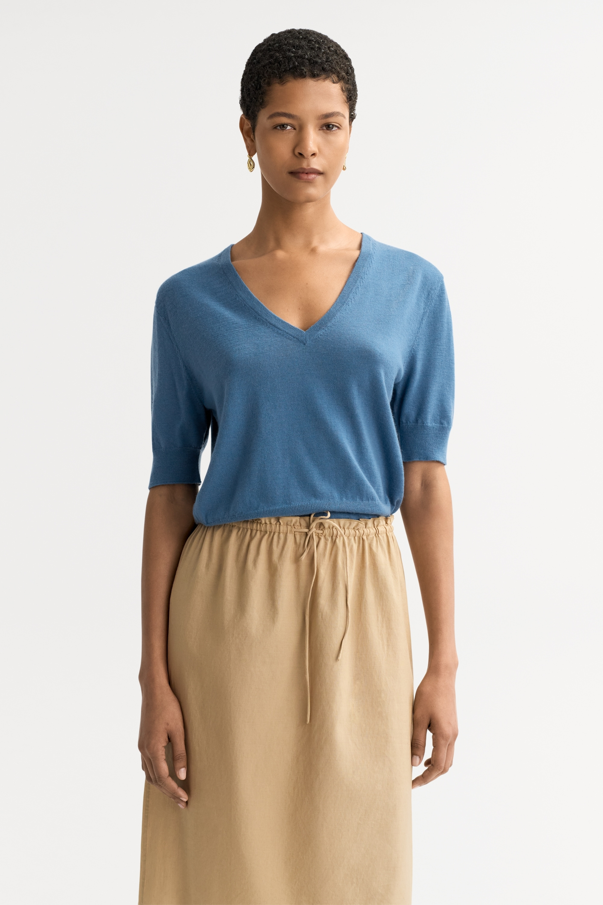 Featherlight v-neck 2