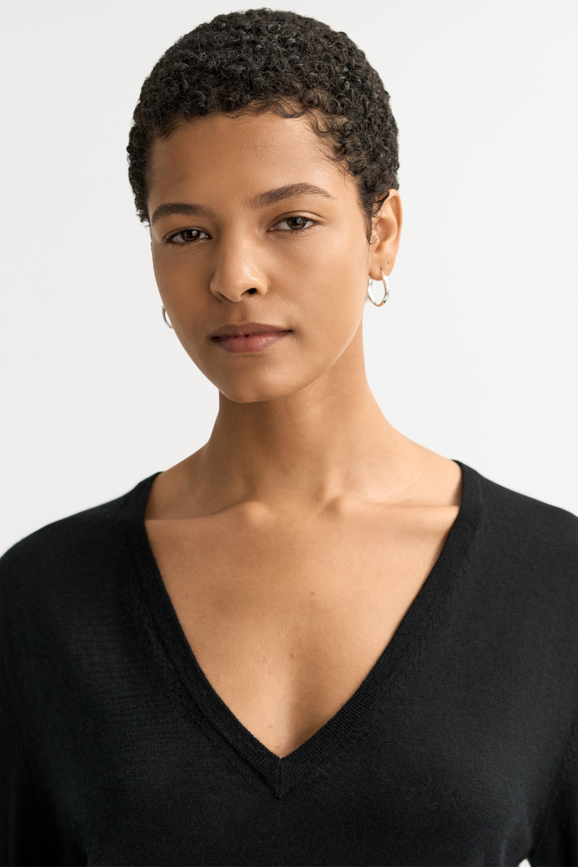 Featherlight v-neck 4