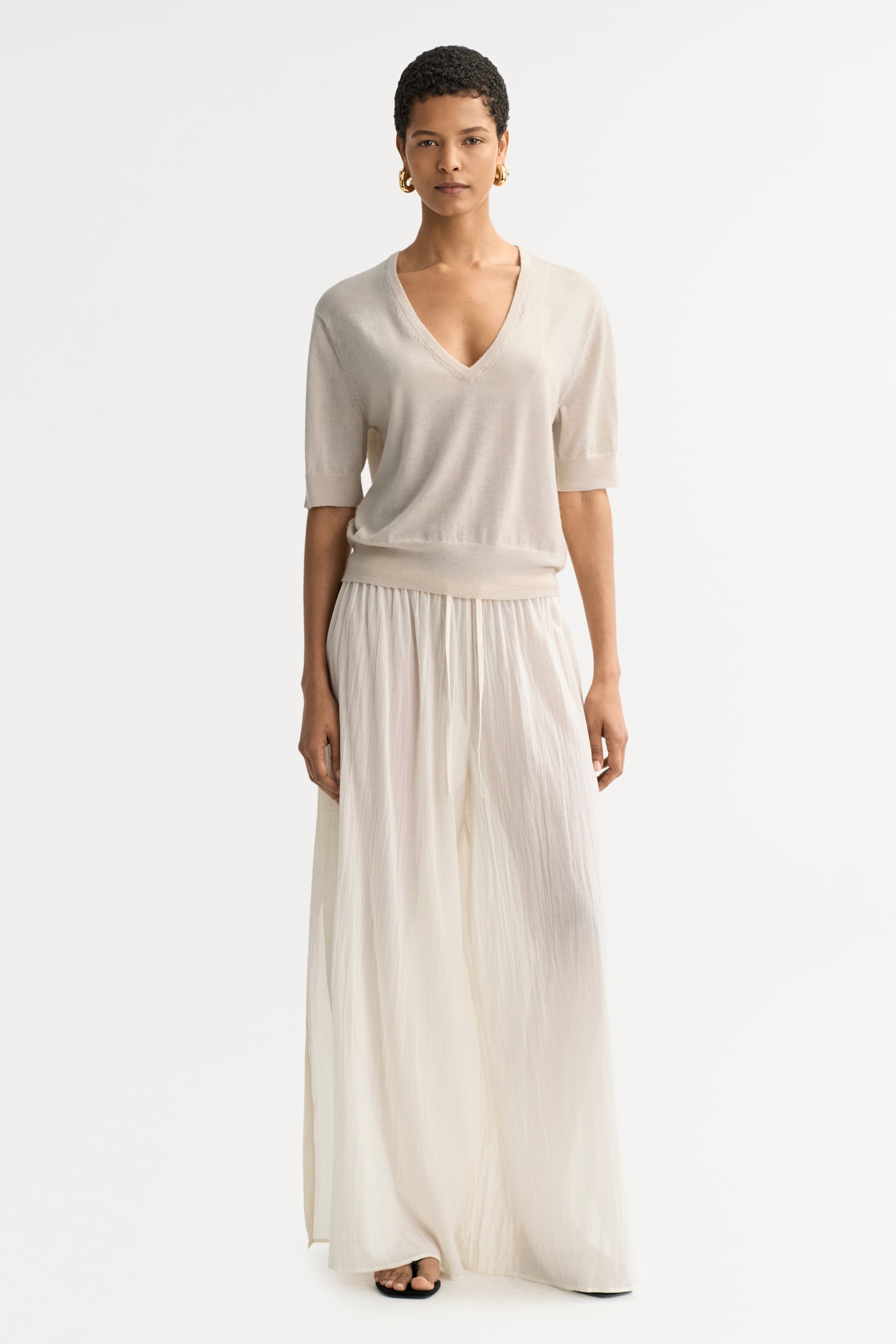 Featherlight v-neck Chalk 2