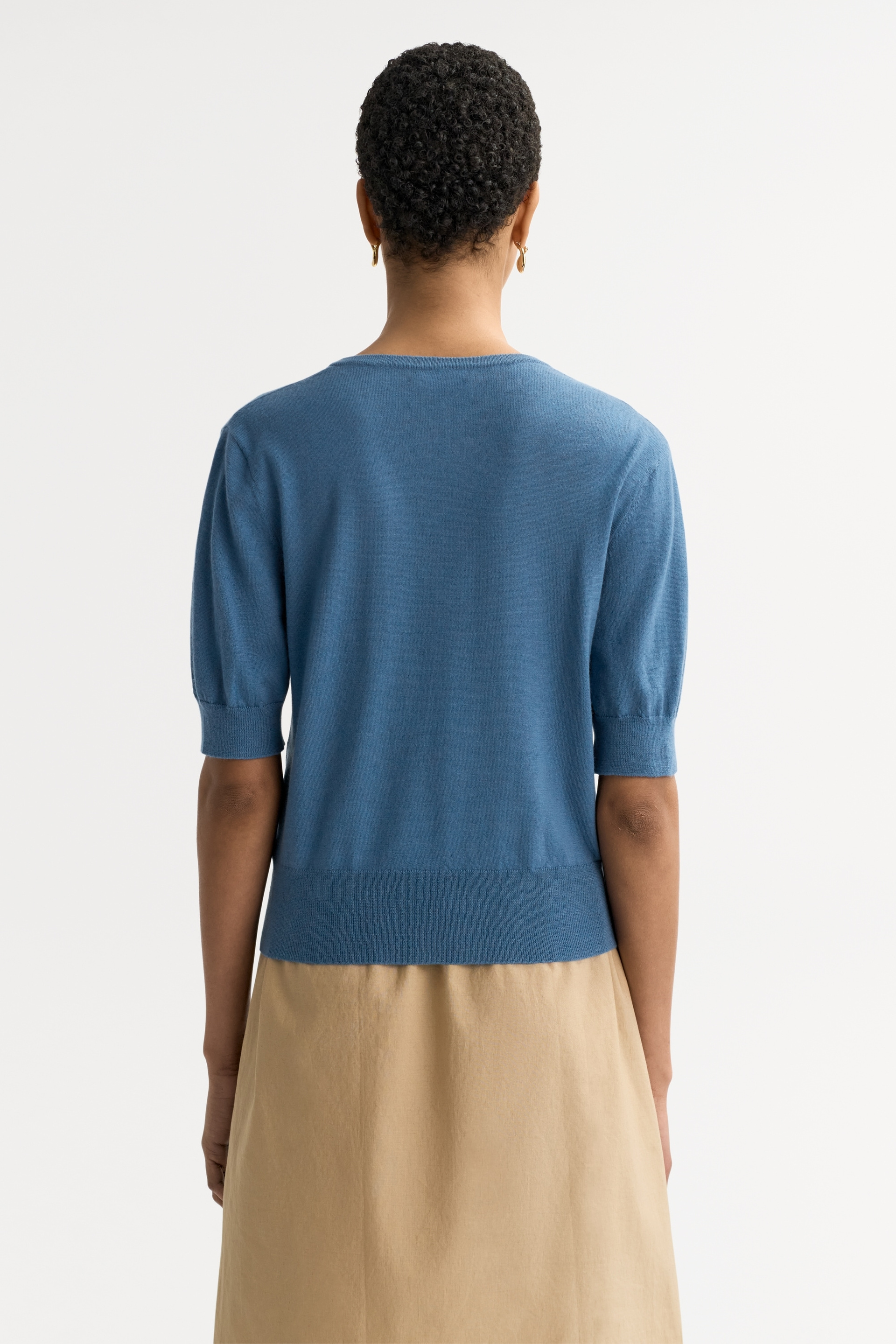 Featherlight v-neck 3