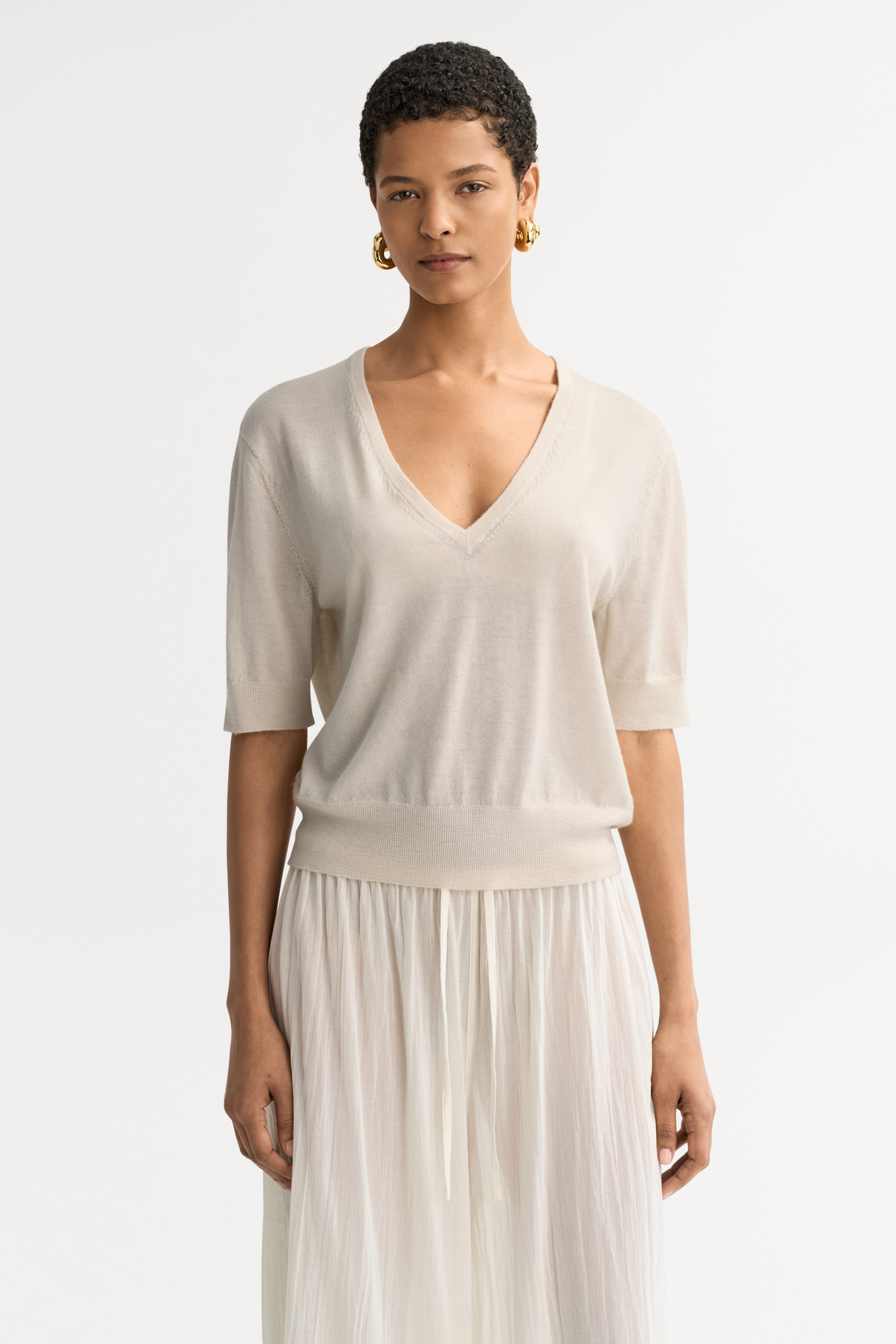 Featherlight v-neck 2