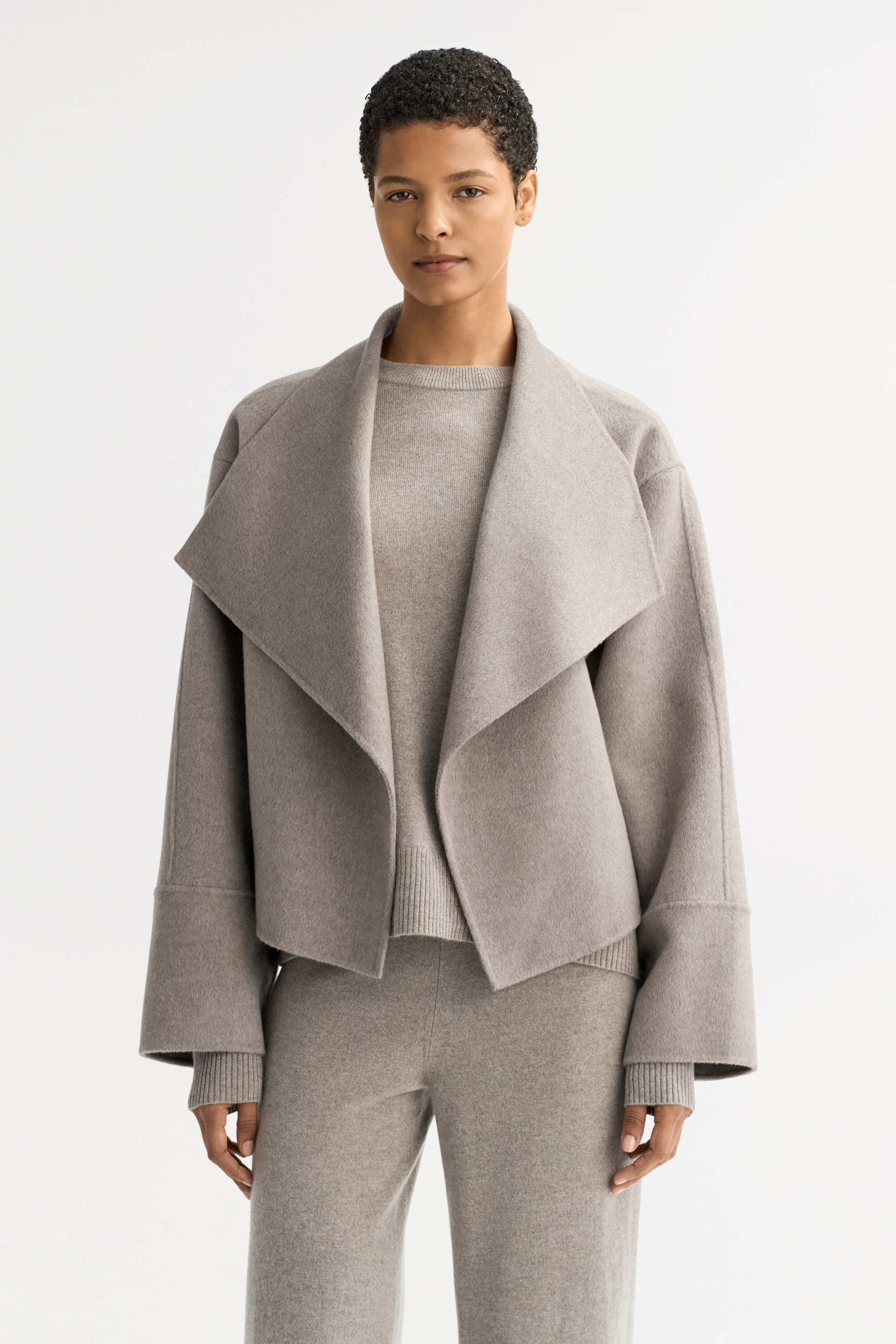 Short cashmere coat 2