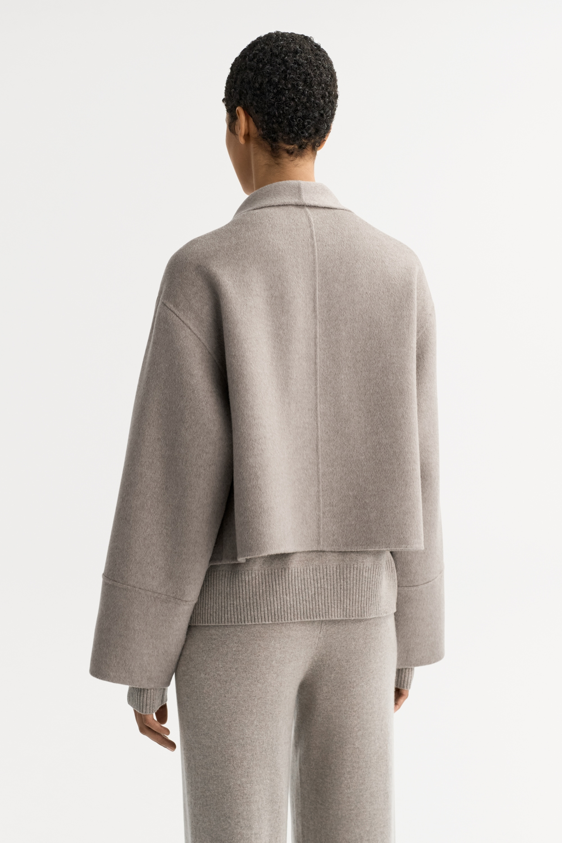 Short cashmere coat 3