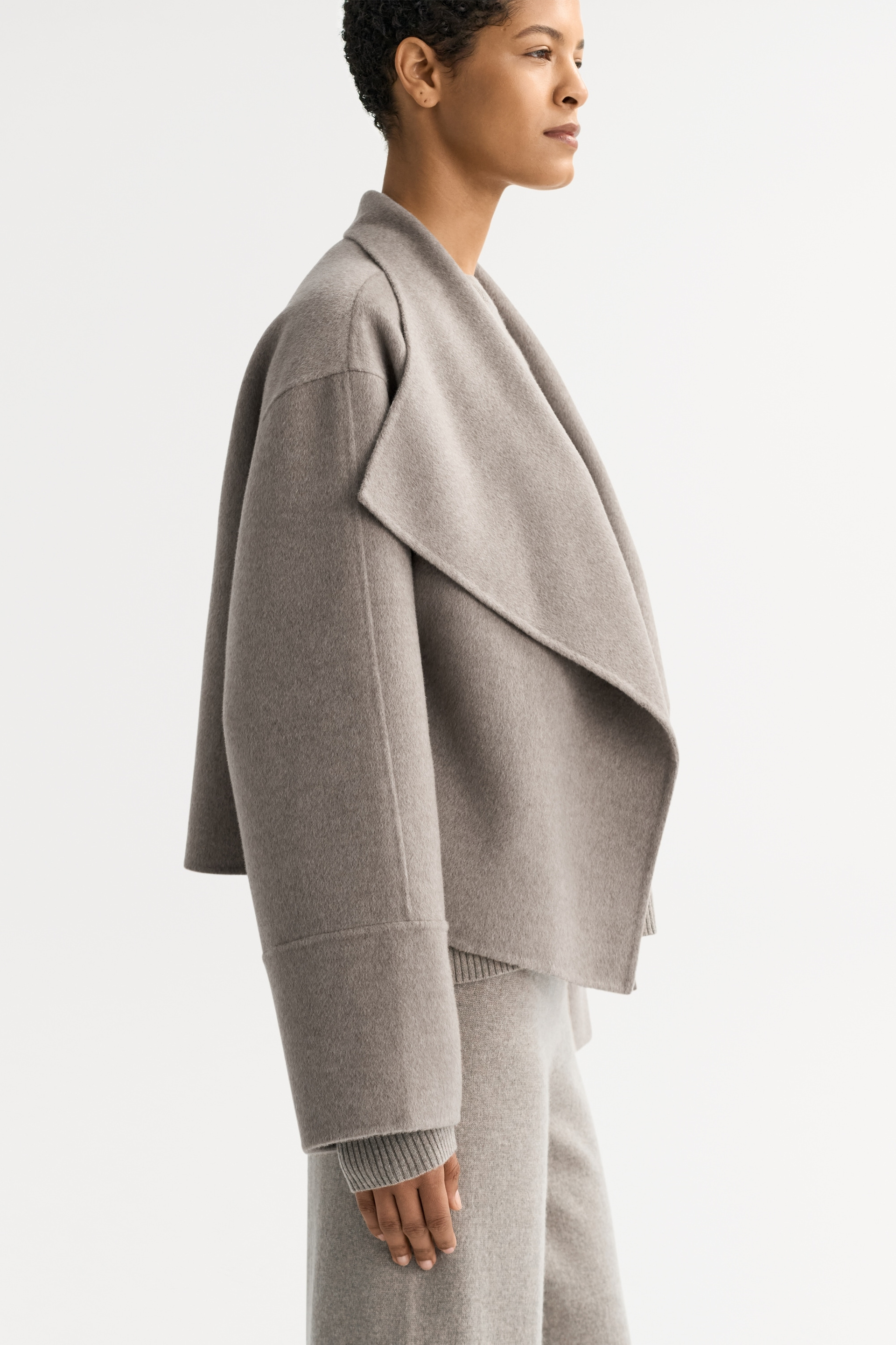 Short cashmere coat 4