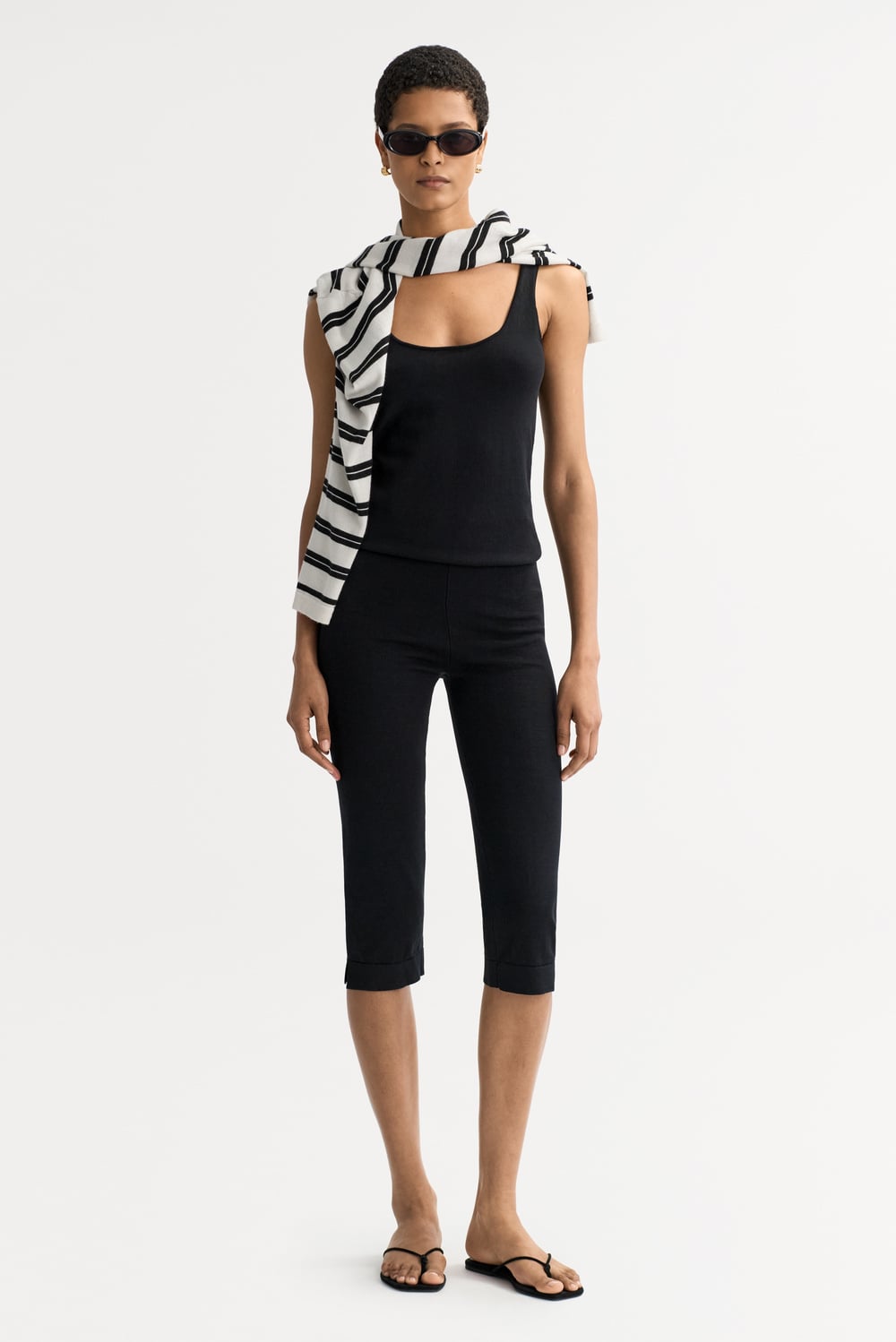 2805_cd5368f0b1-women-capri-