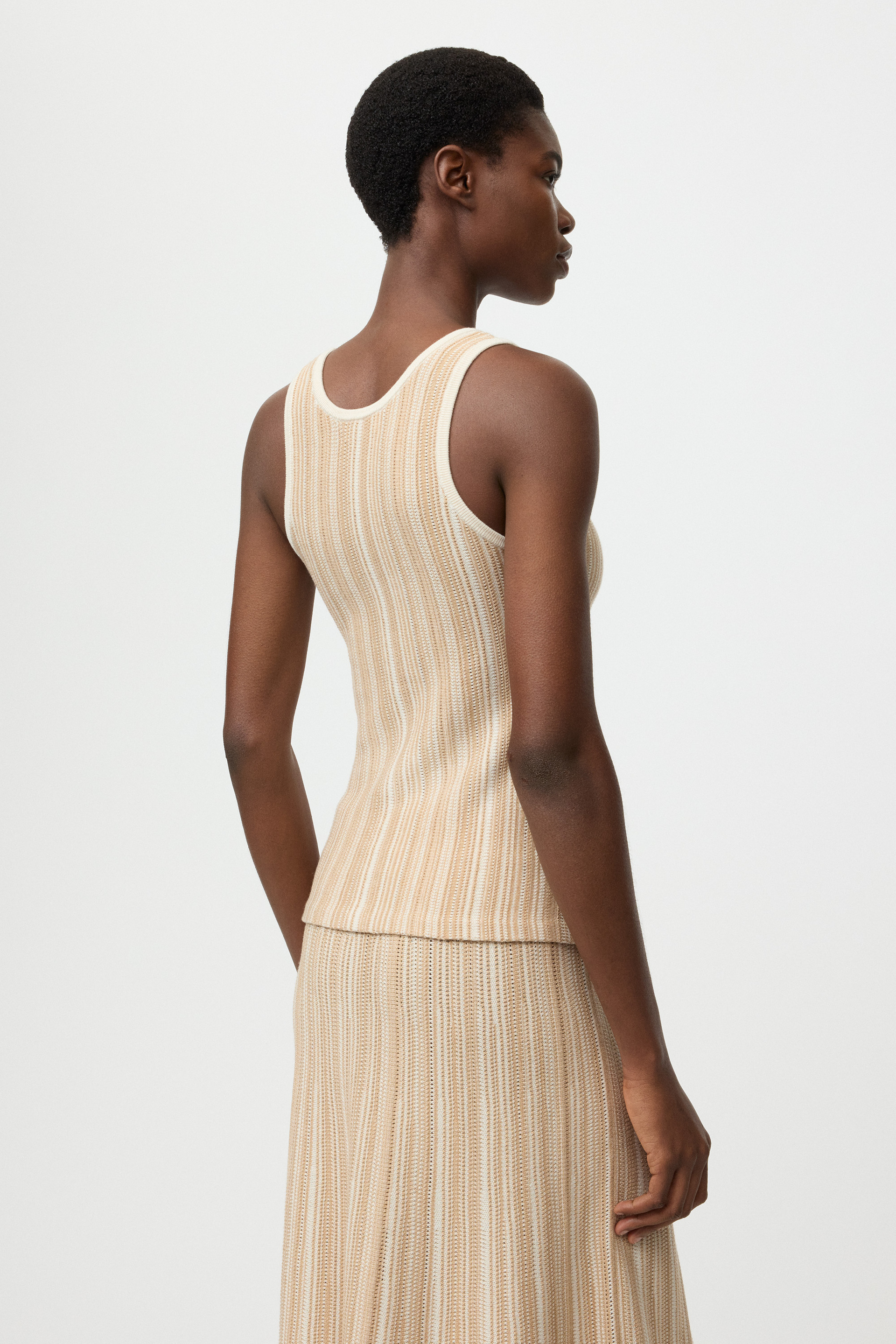 Textured striped singlet 3