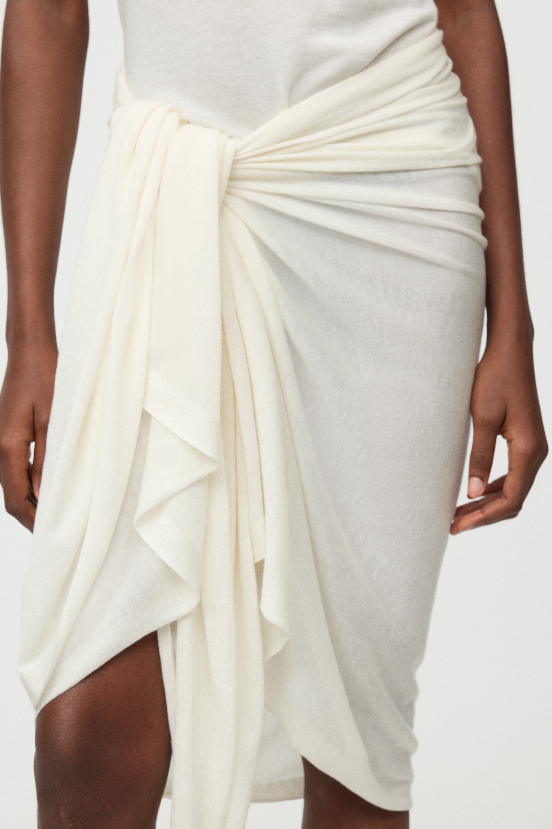 Featherlight sarong 3