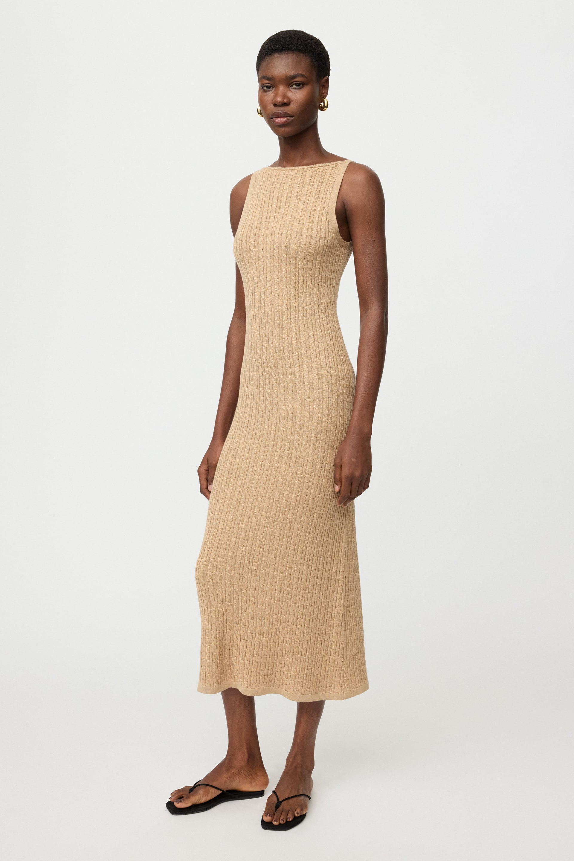 Fine knit cable knit dress Camel 2