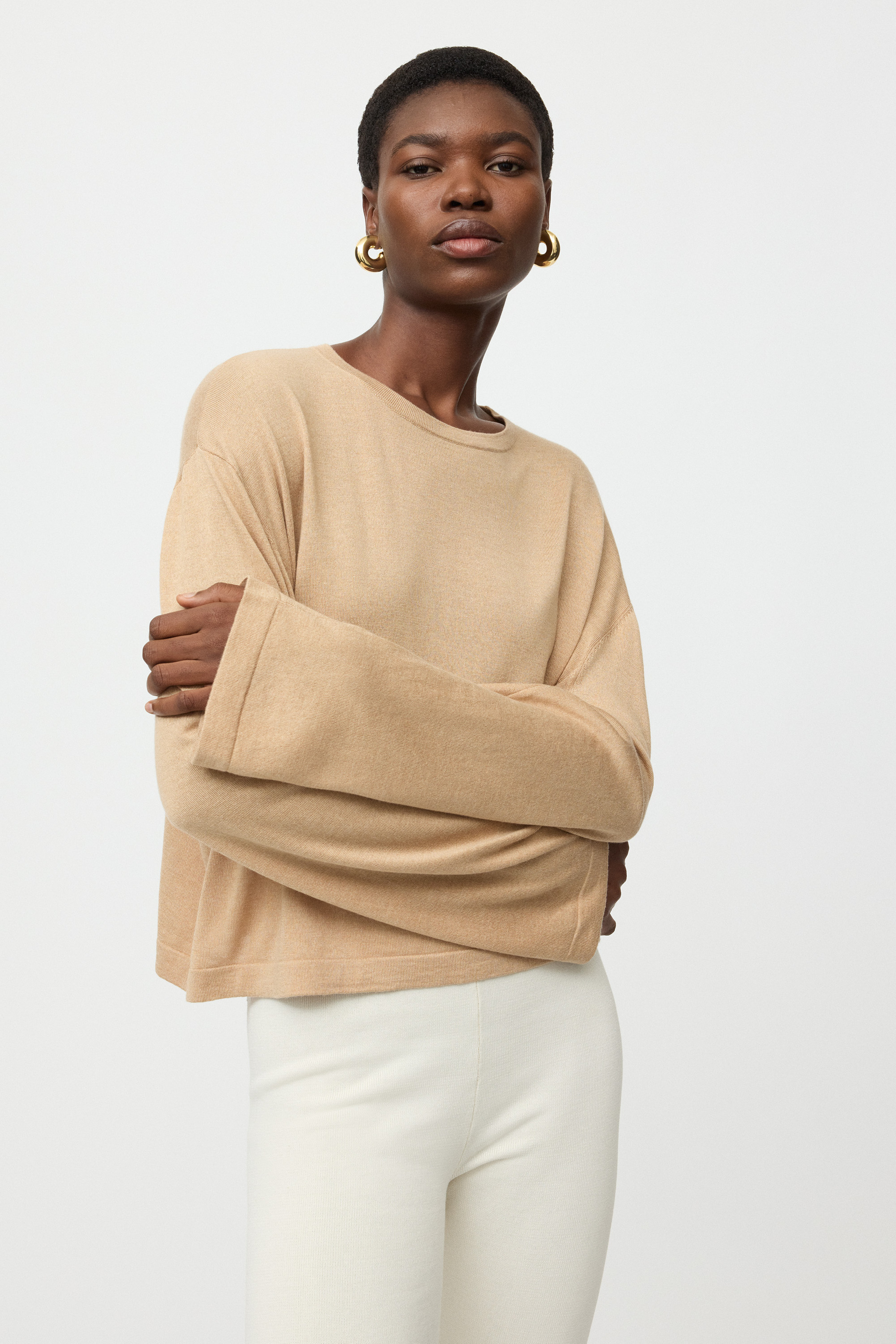 Fine knit crewneck 2