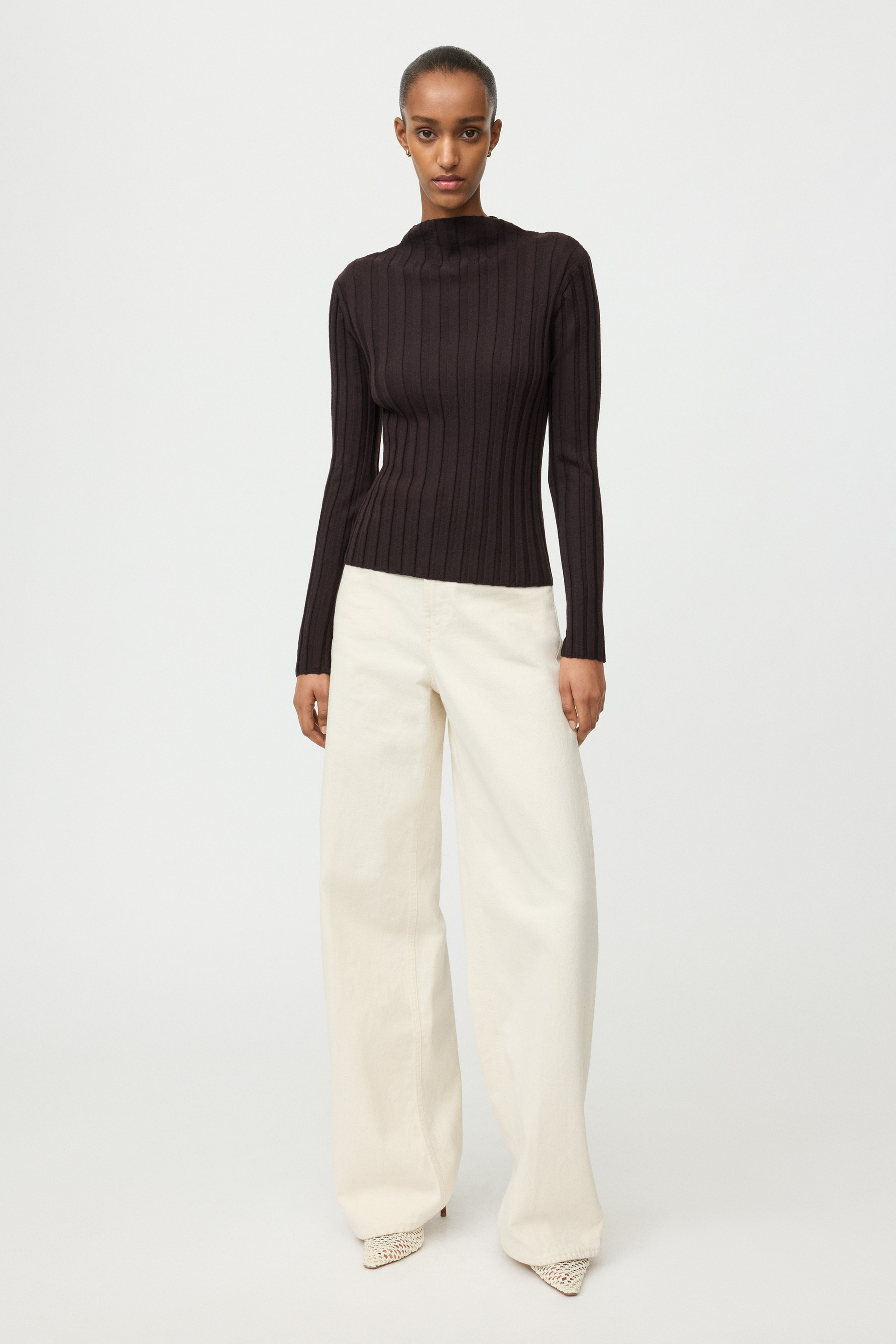 Featherlight ribbed top Mocha 2