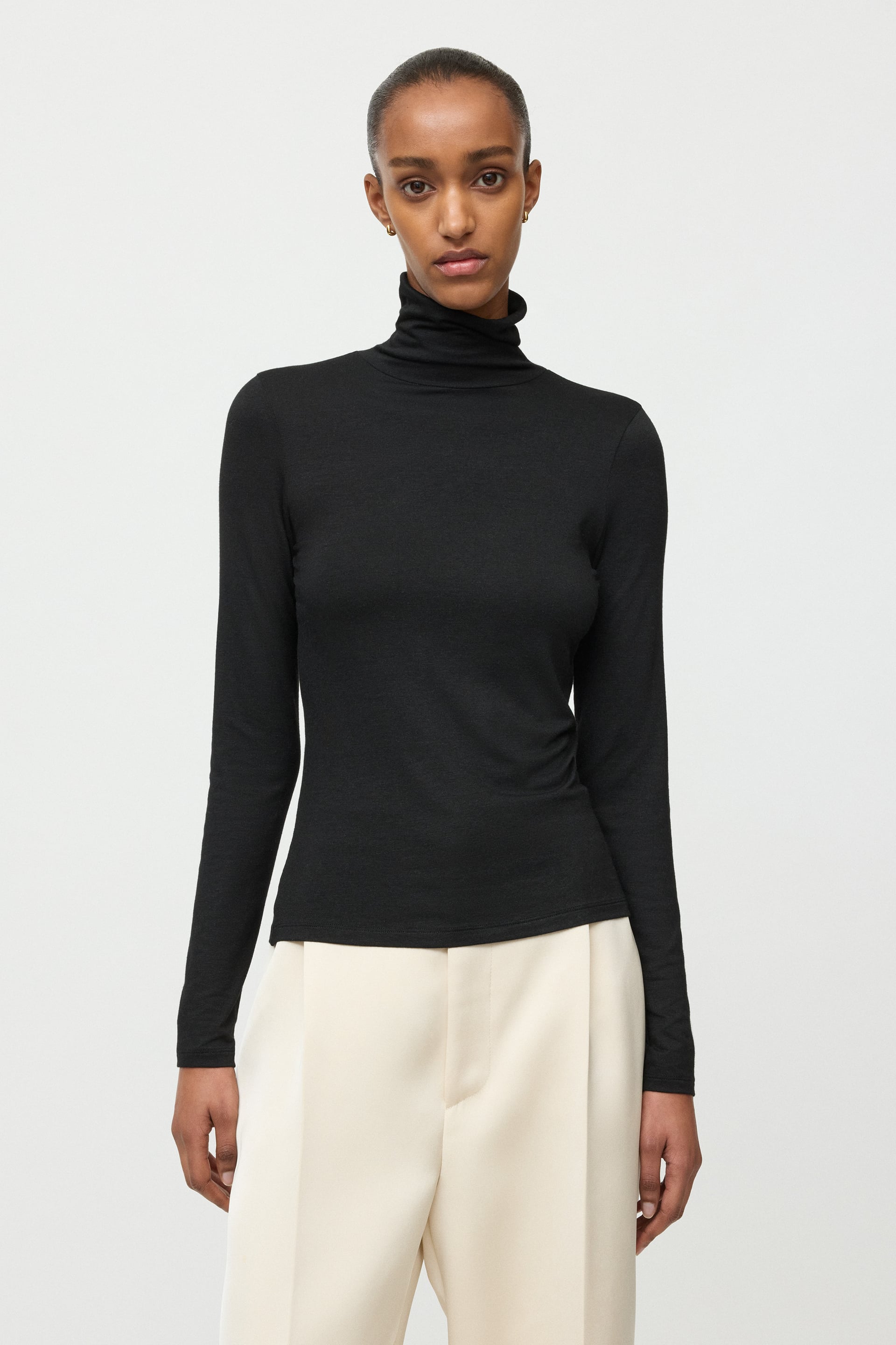 Lightweight jersey turtleneck 2