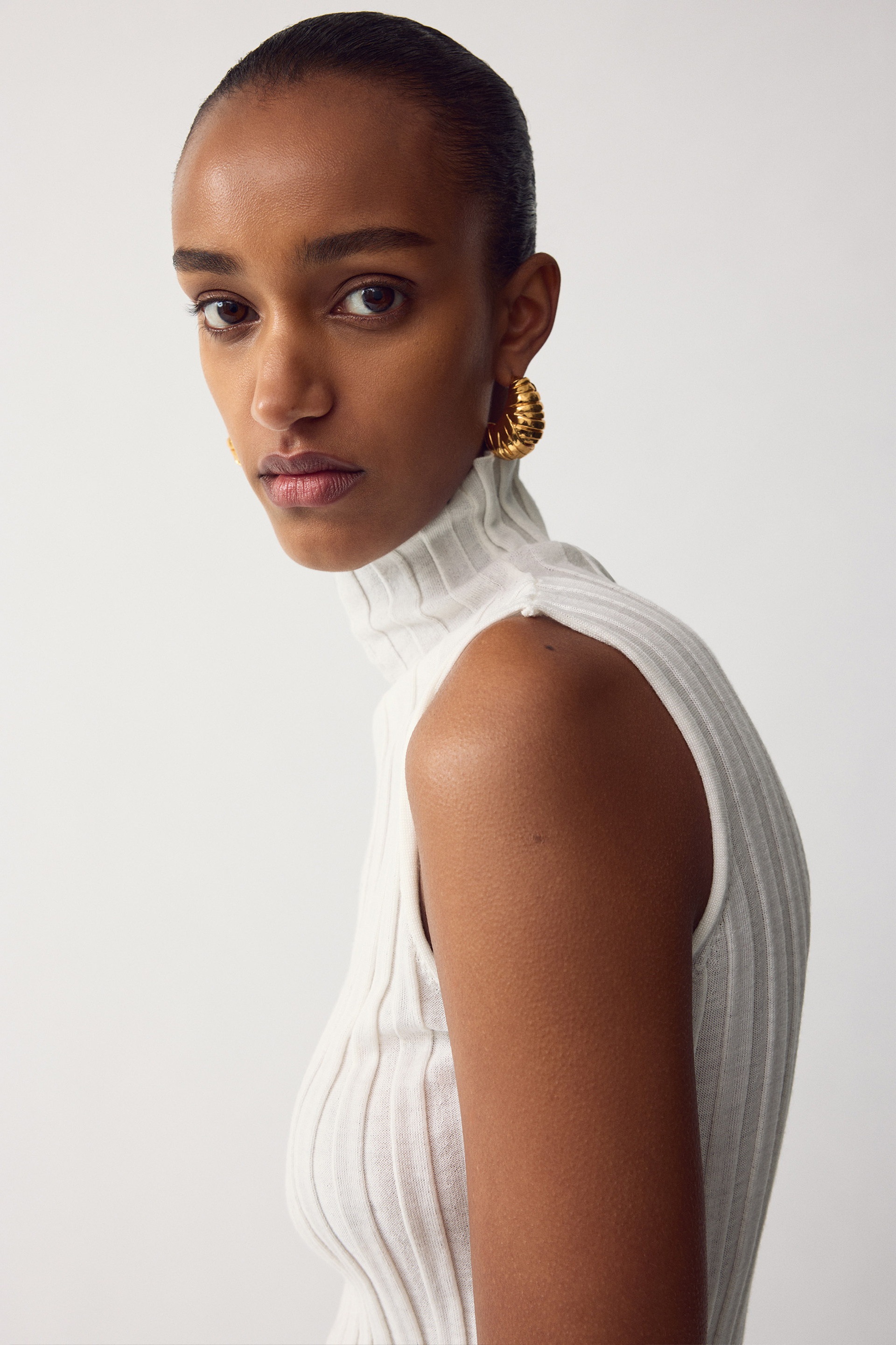 Featherlight turtleneck singlet 6