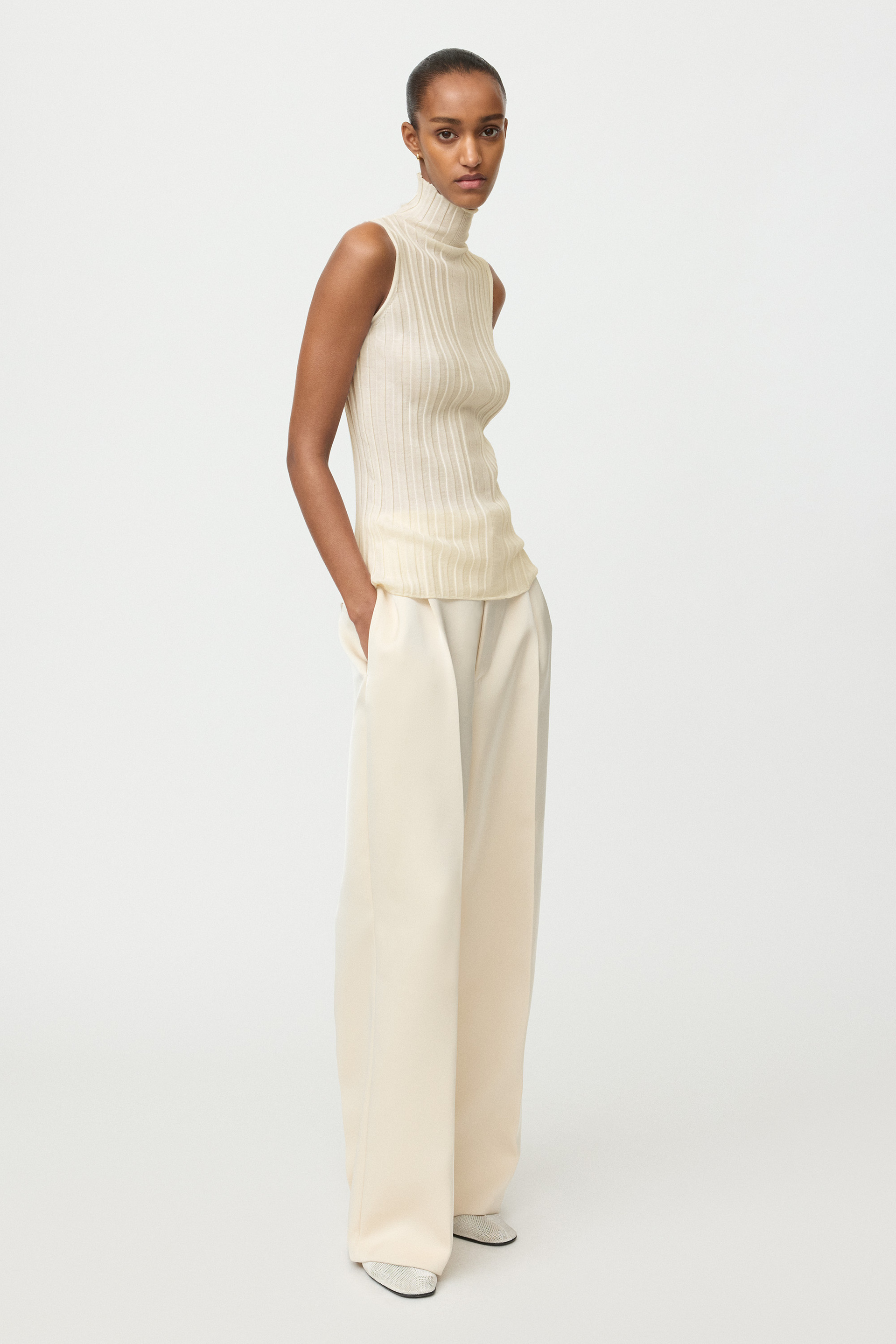 Featherlight turtleneck singlet 0