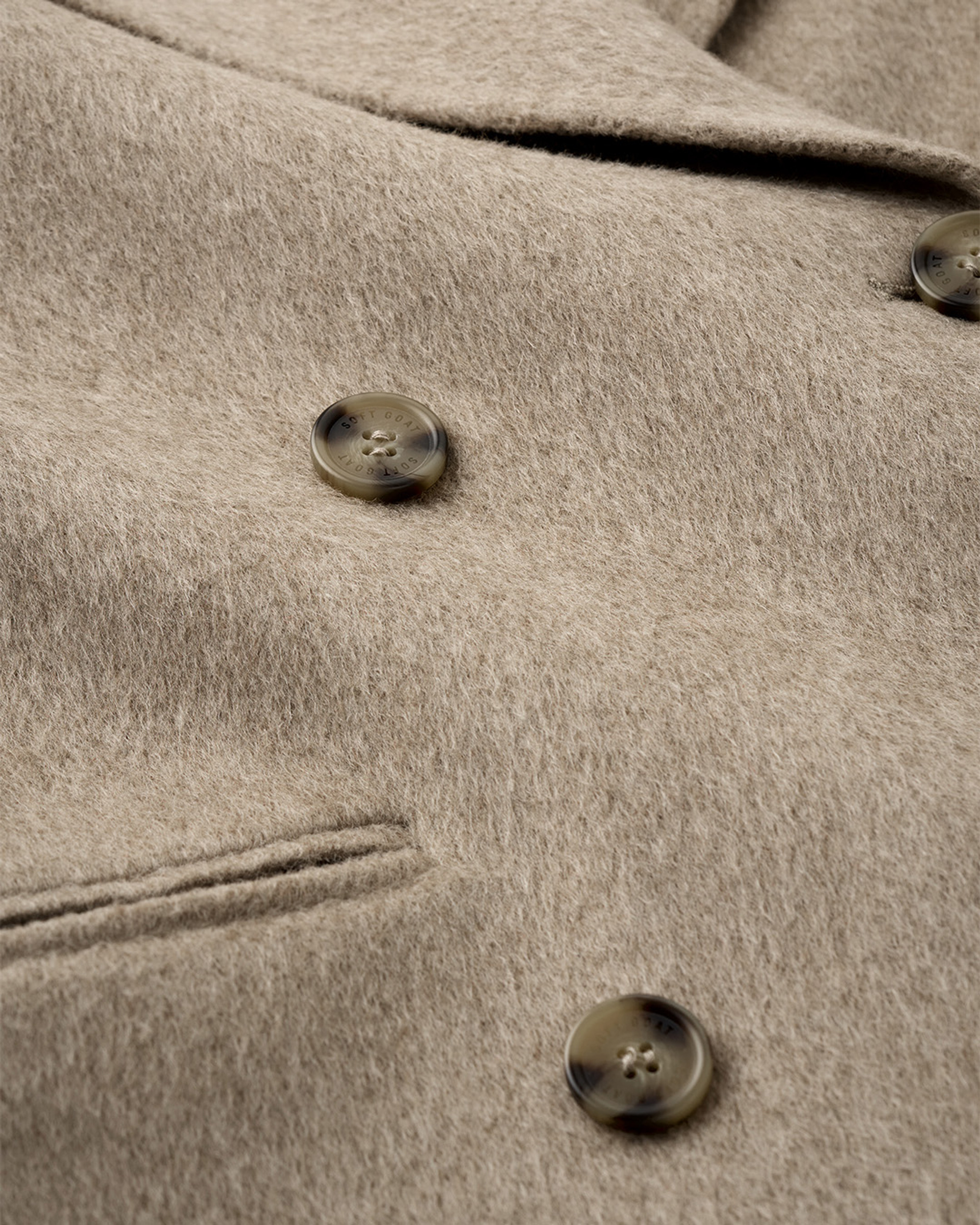 Double breasted coat 7