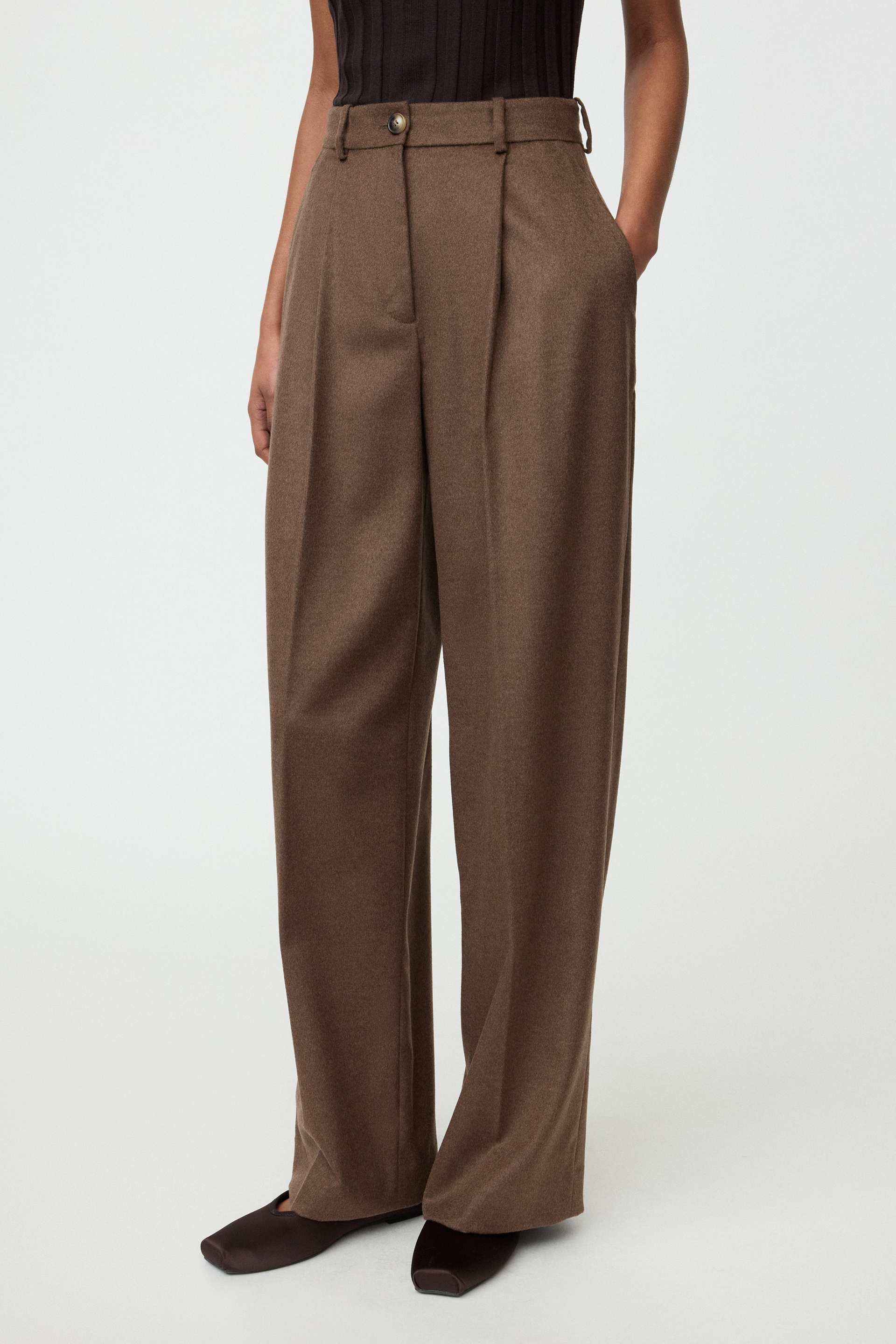 Wide pleat trousers 2