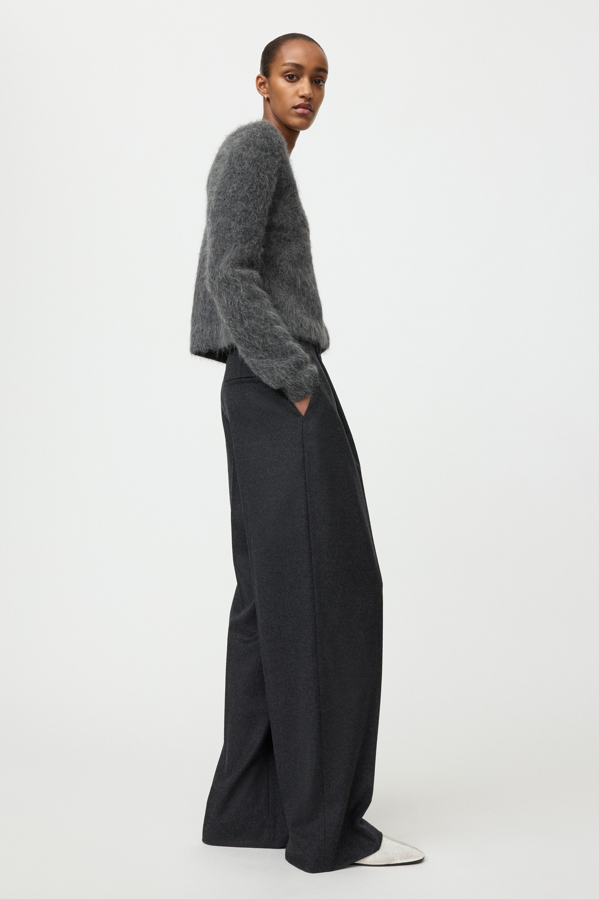 Wide pleat trousers 4