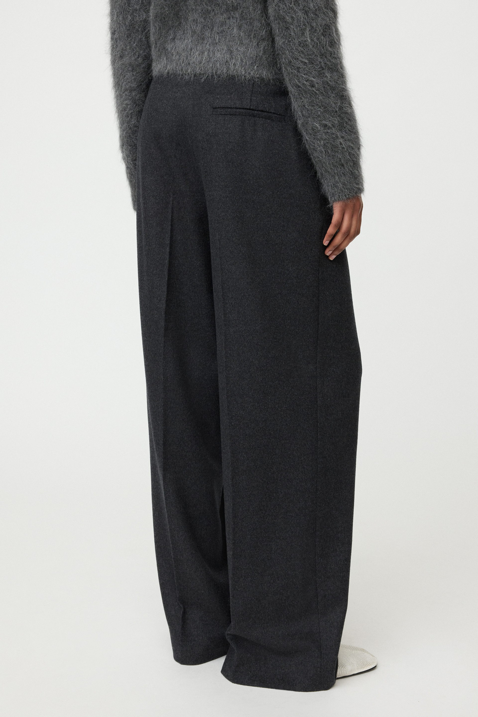 Wide pleat trousers 3