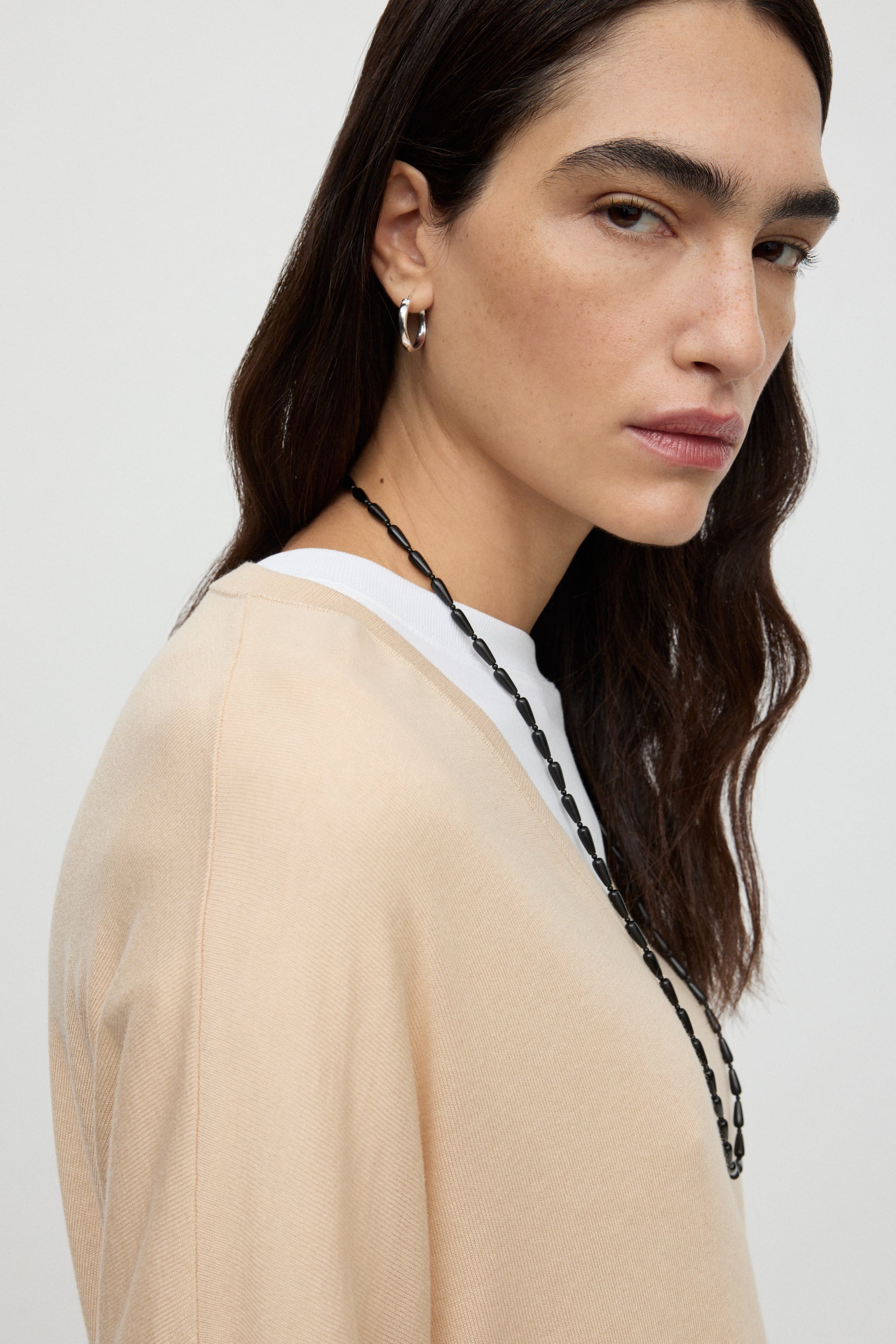 Featherlight v-neck 4