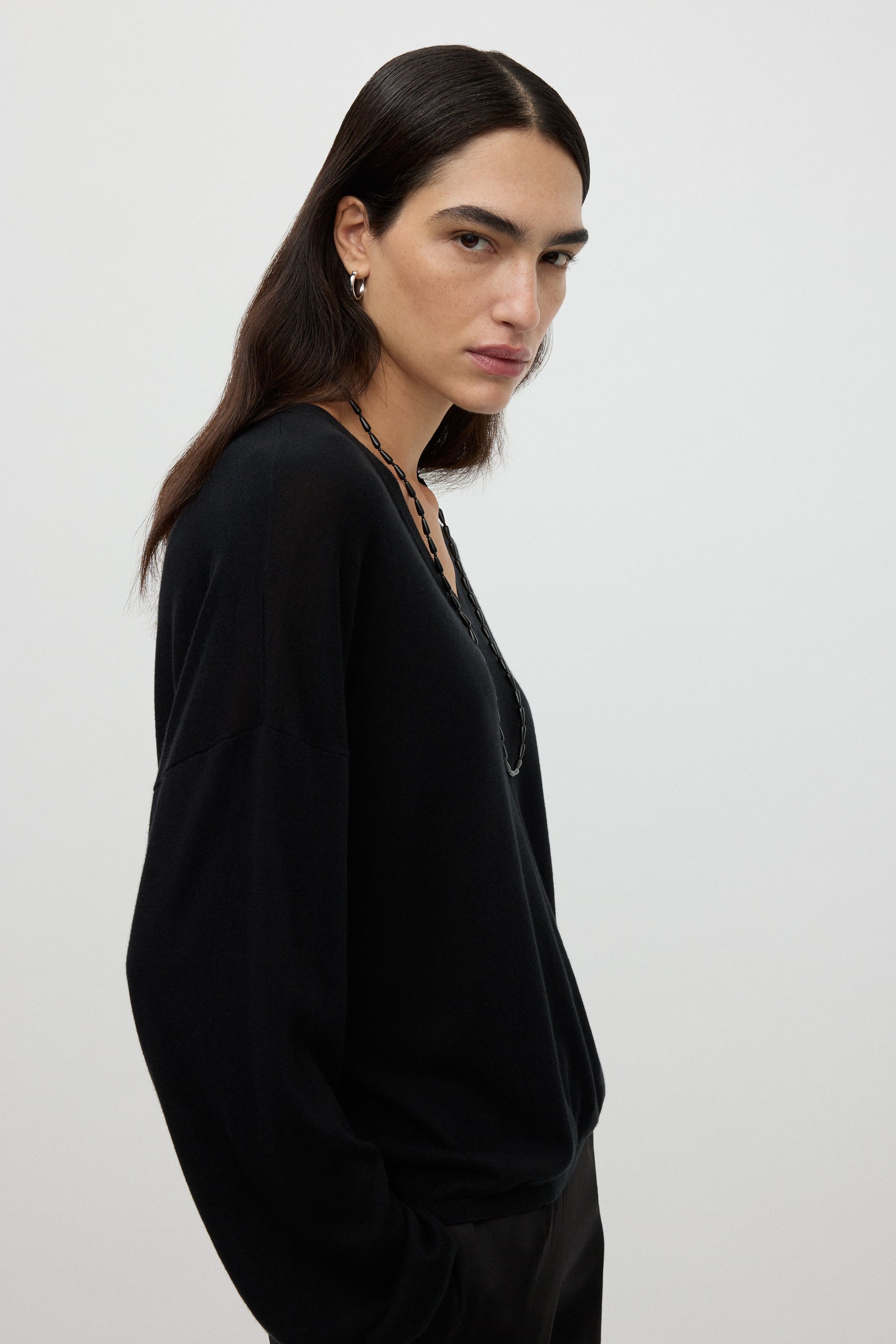 Featherlight v-neck 4