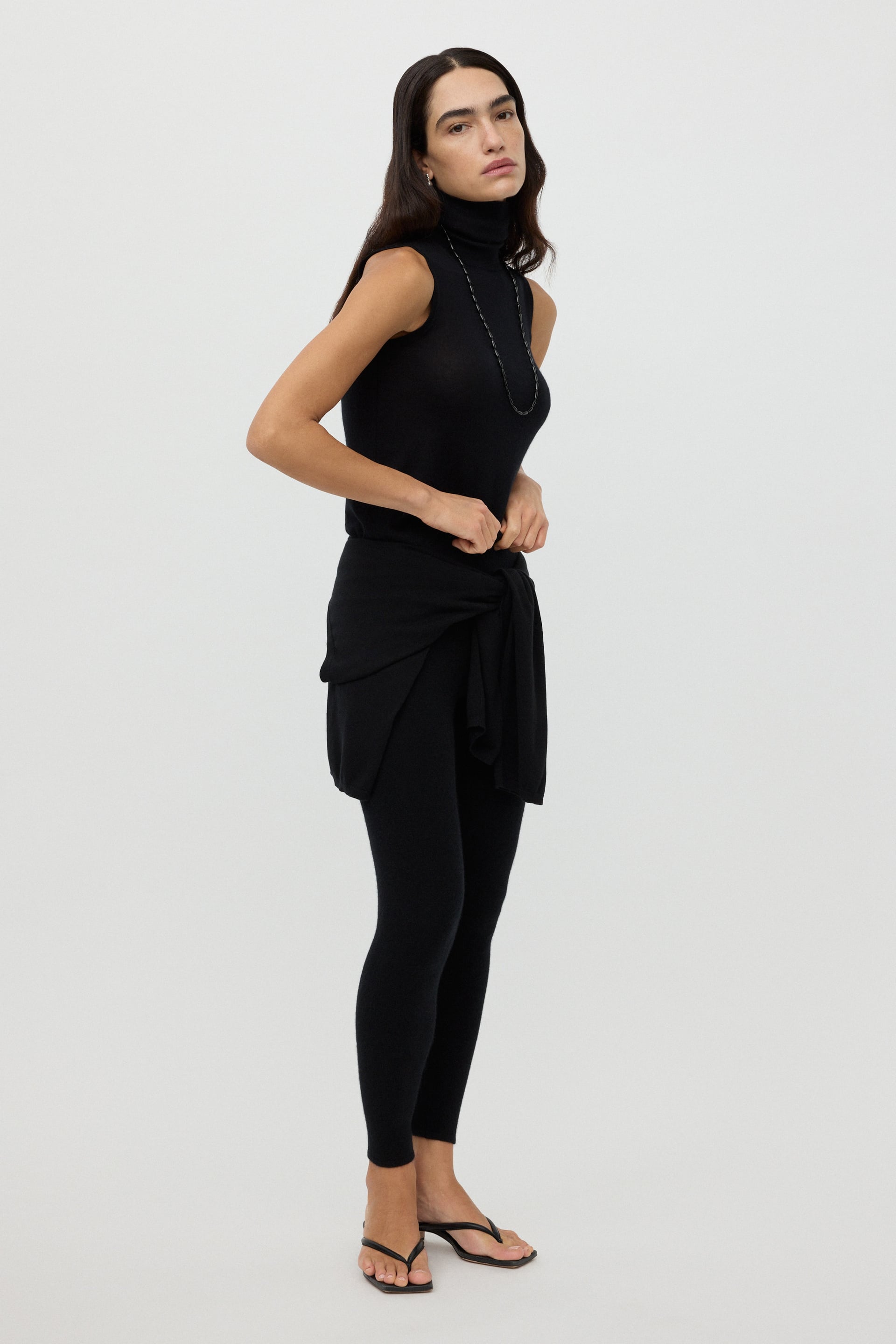 Featherlight turtleneck singlet 2