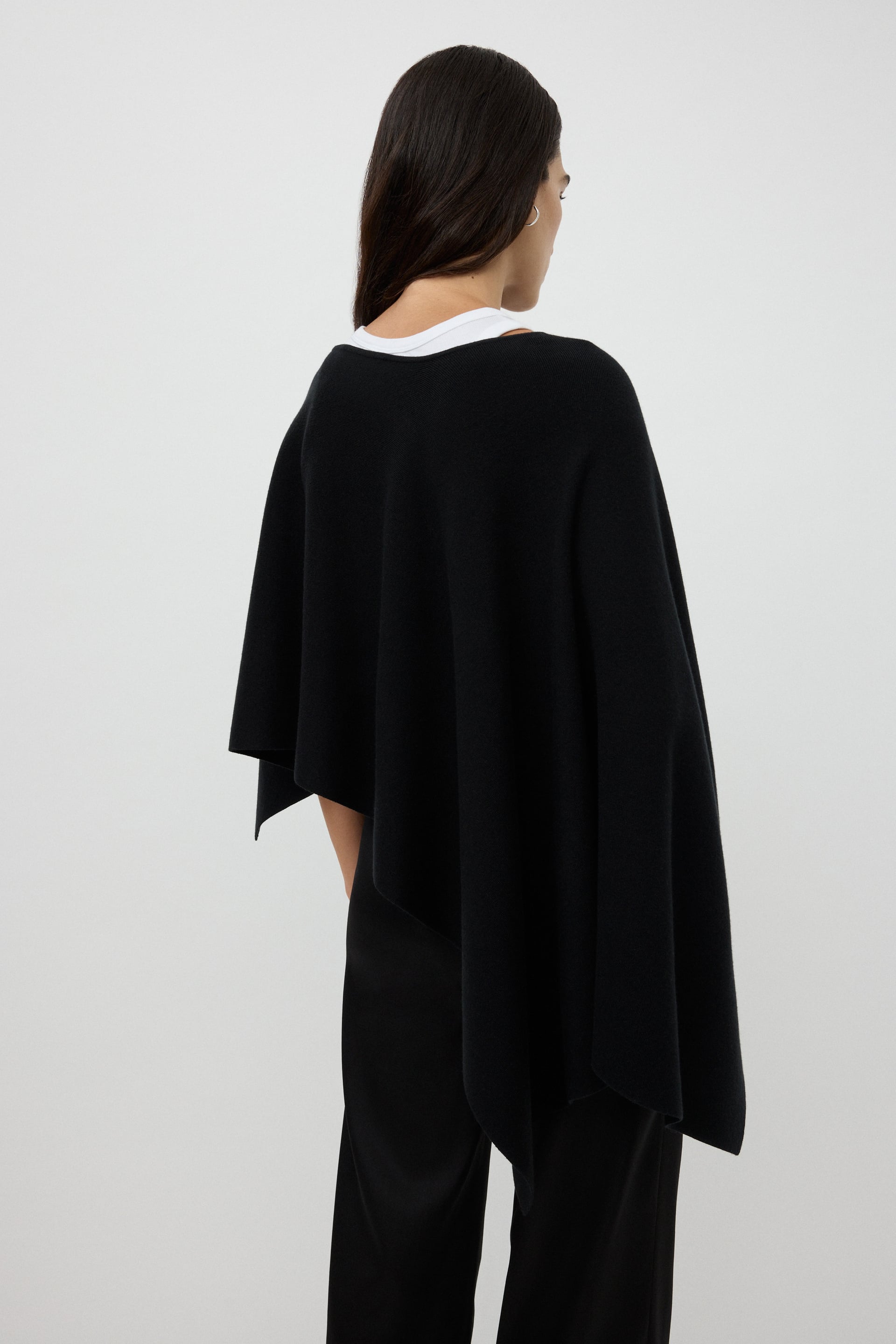 Asymmetric cape 2