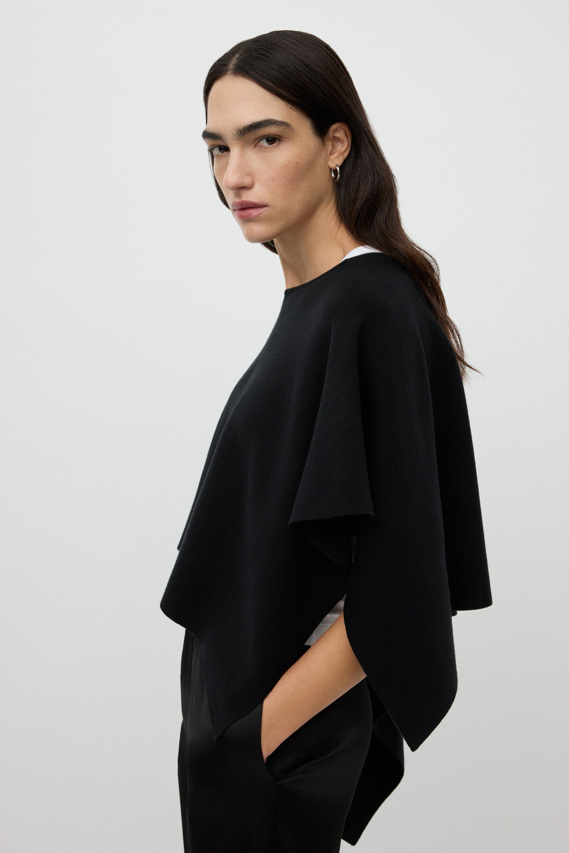 Asymmetric cape 3