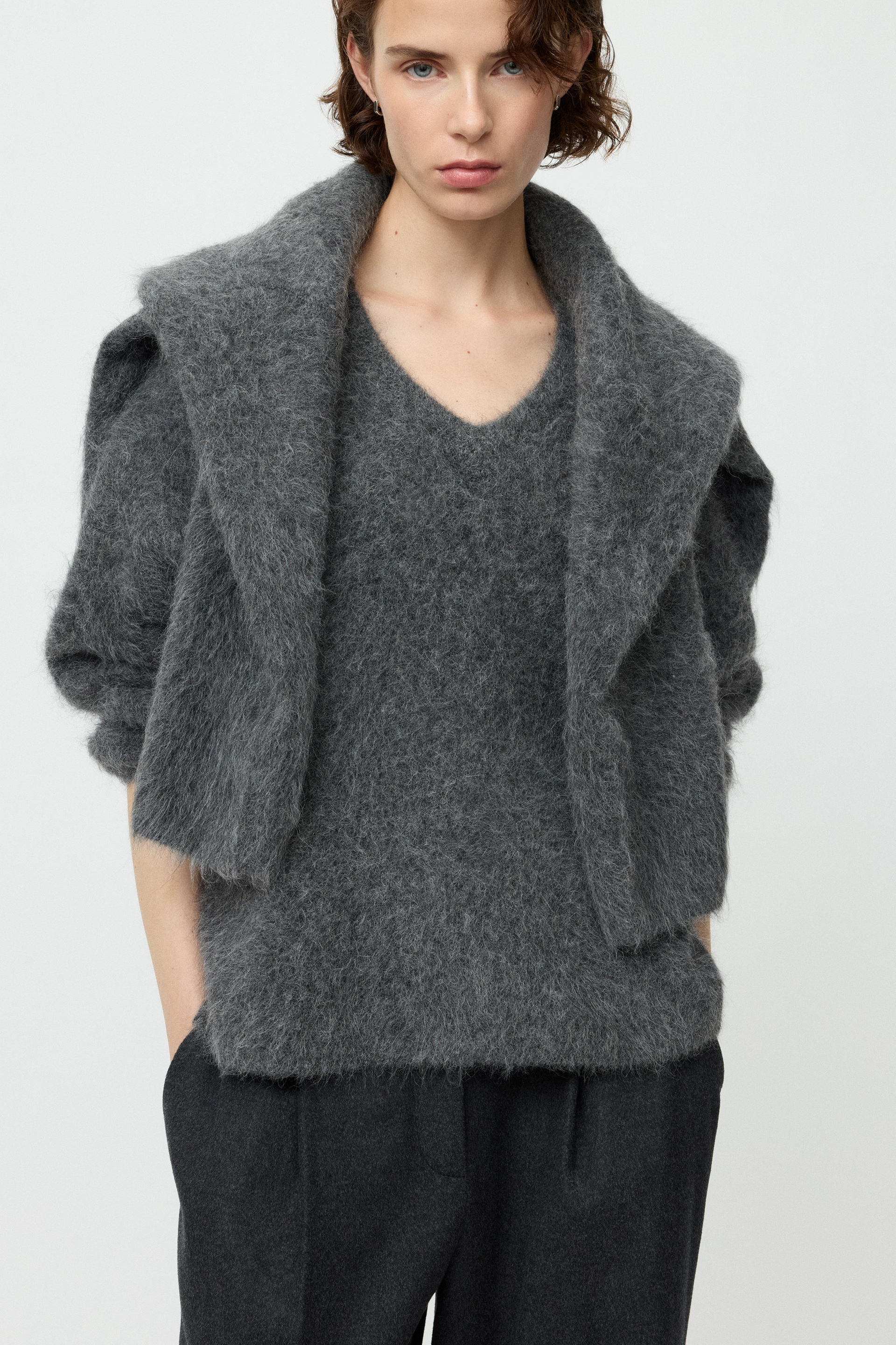 Alpaca v-neck 4