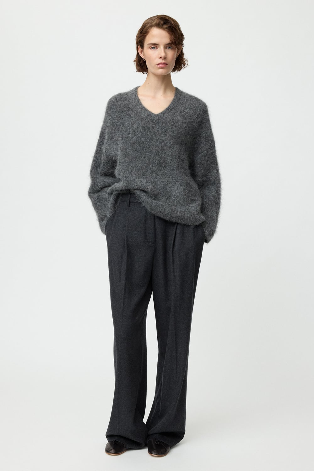 Oversized v-neck - V-Necks - Waxed Paper | Soft Goat