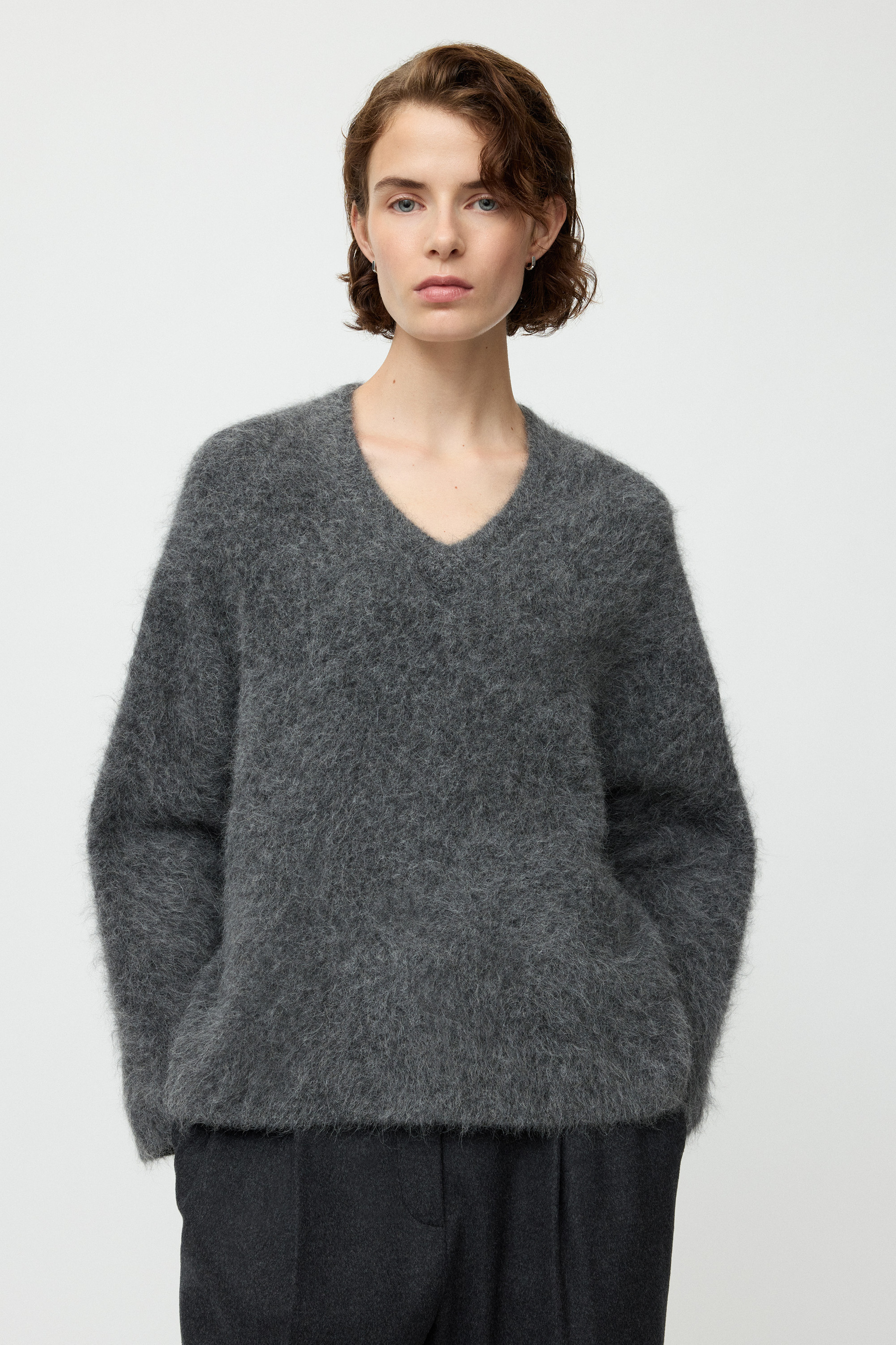 Alpaca v-neck 2